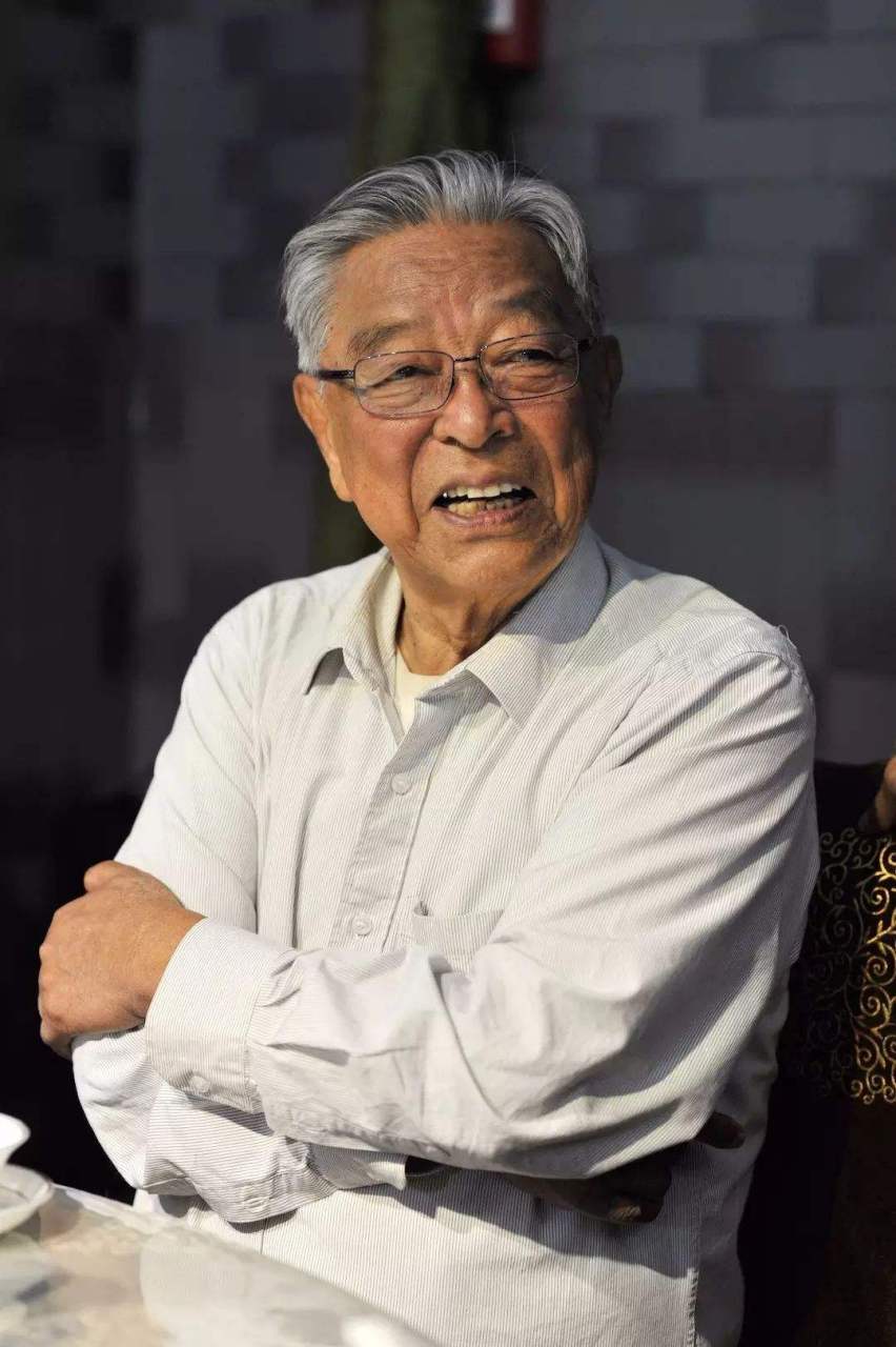 电力,建成净利润达300亿】褚时健在被判无期时,人生从顶峰跌到谷底 而