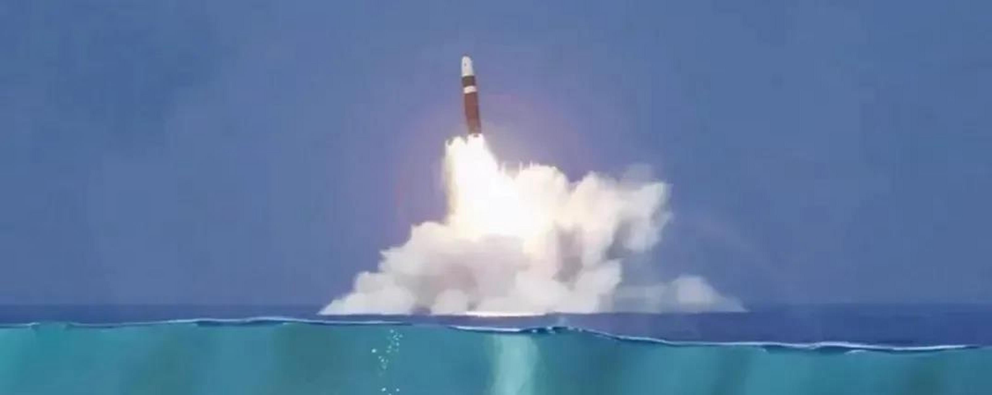 巨浪4型导弹横空出世图片