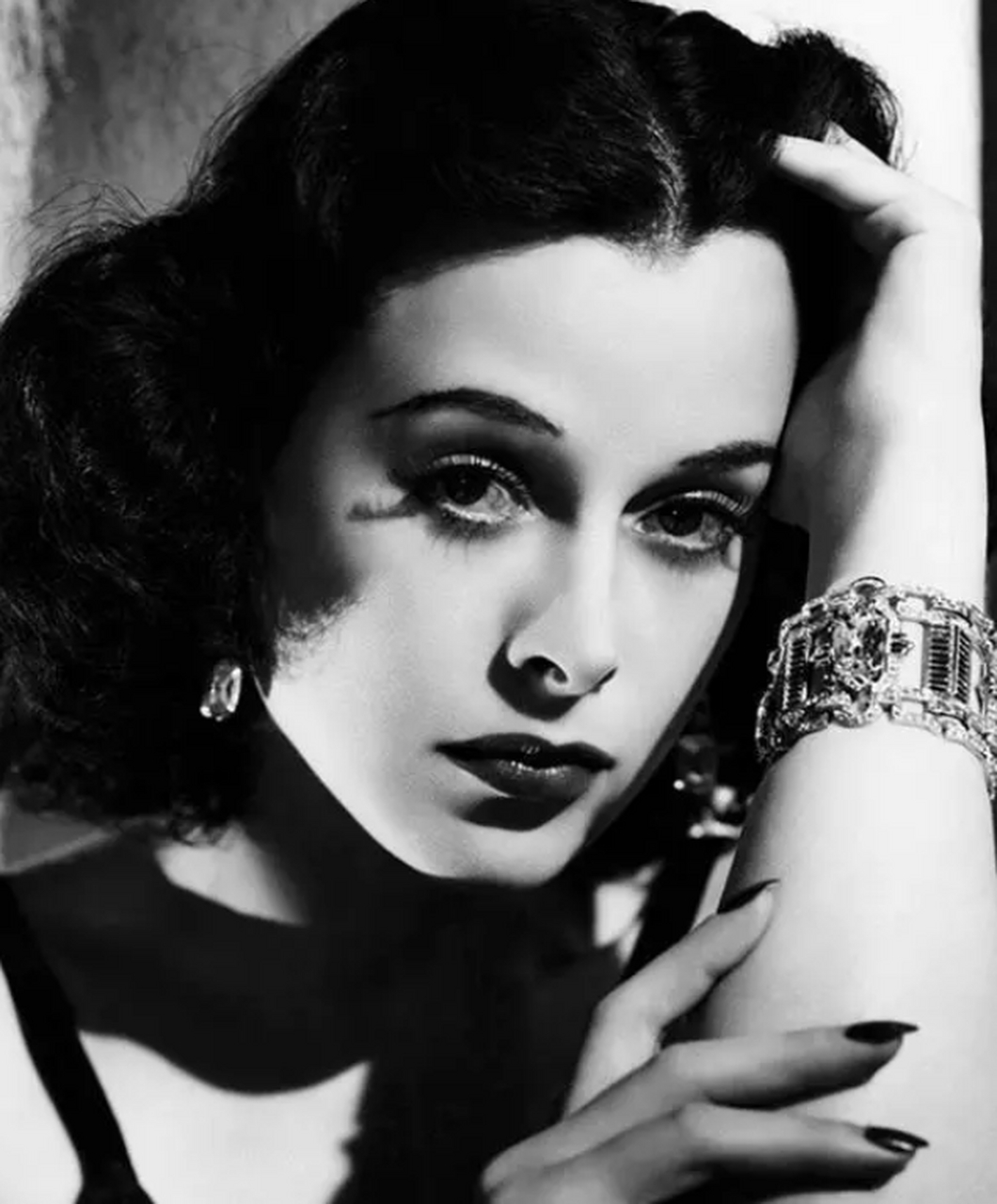 "wifi之母"海蒂拉玛到底多美?美貌和智慧并存,令人怦然心动