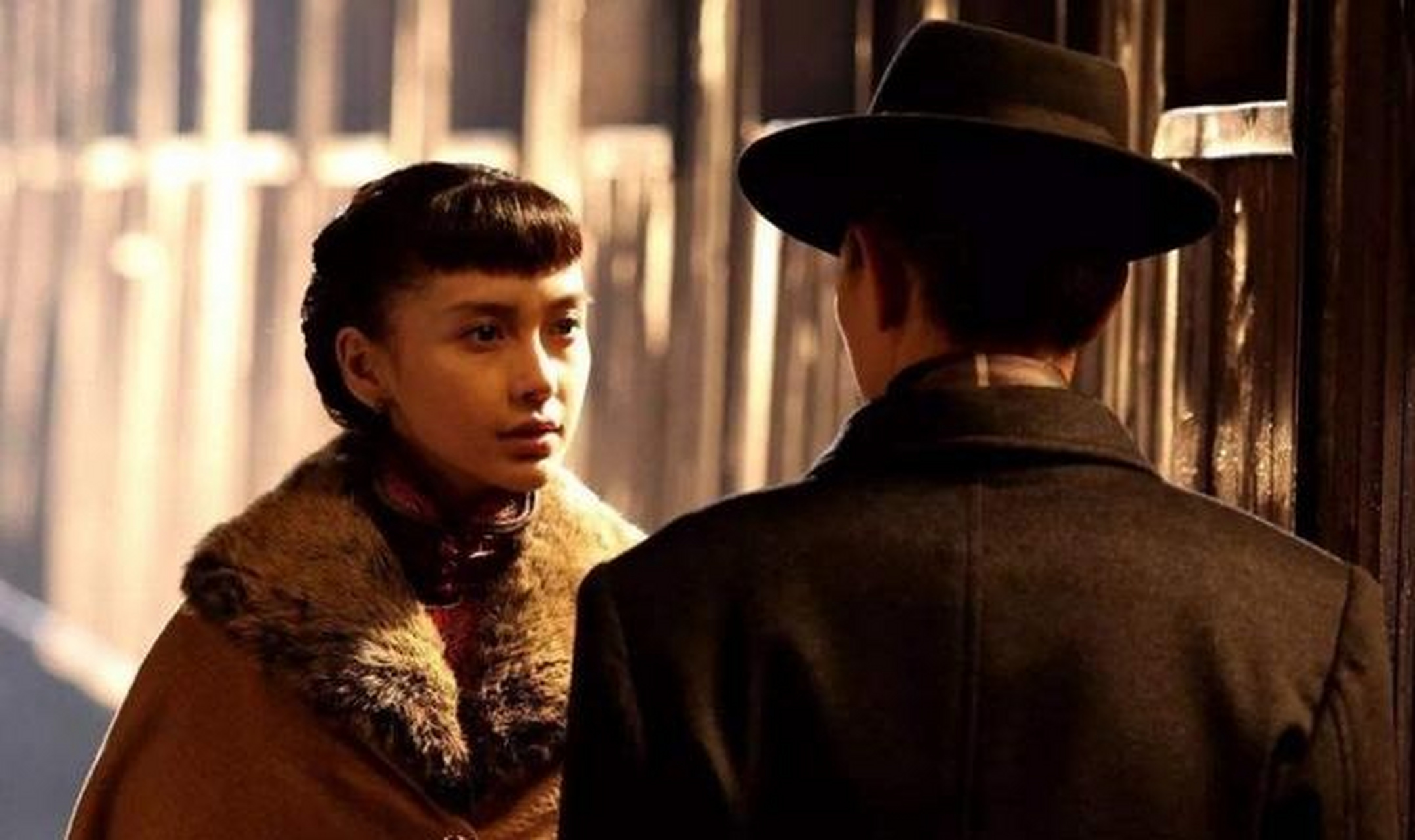 那是在2010年,杨颖参加拍摄了电影《建党伟业》,饰演蔡锷的红颜知己小