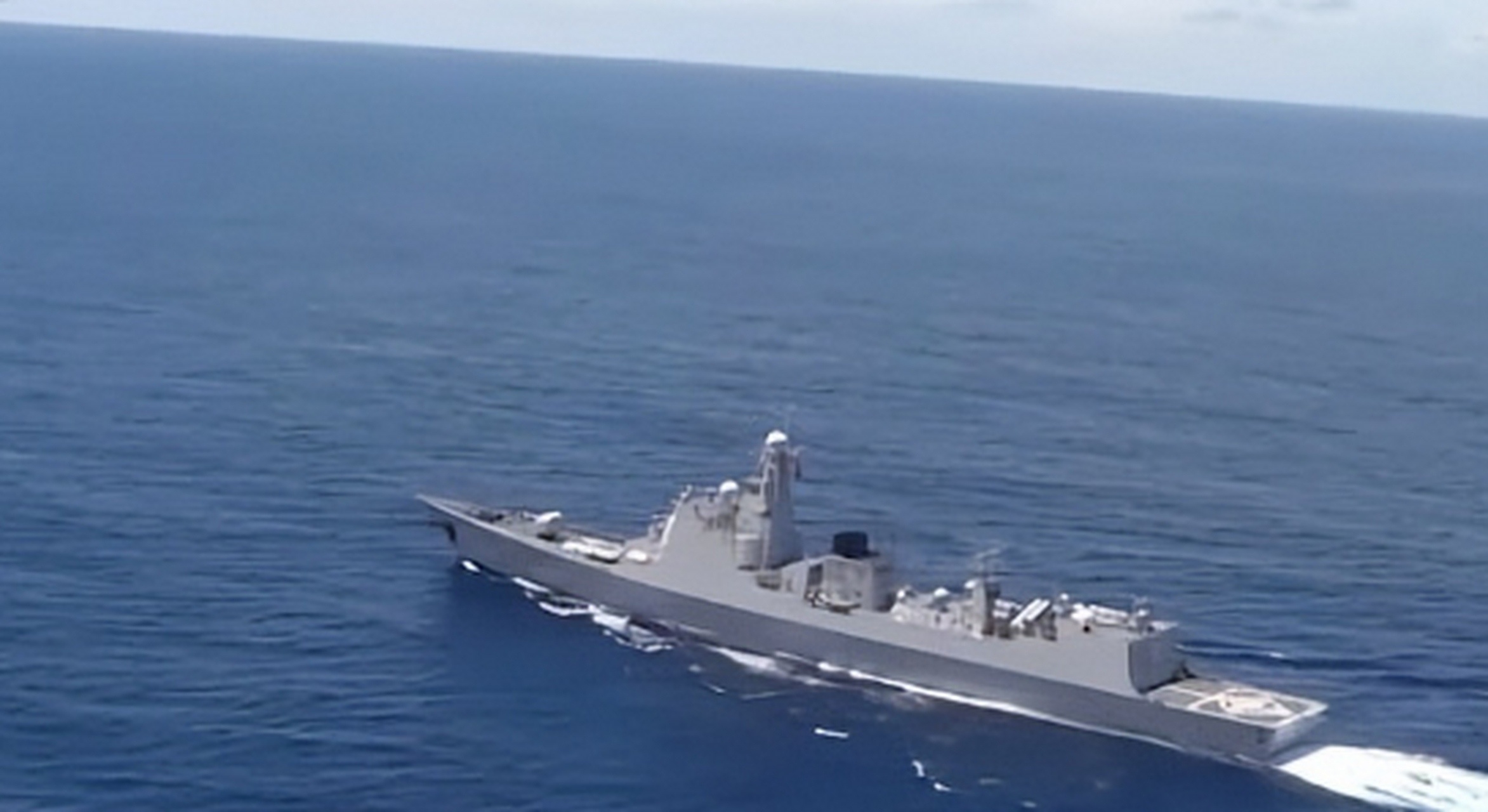 台军出动10艘舰艇拦截我方军舰,歼15惊现台东合围敌舰 近日,中国军队