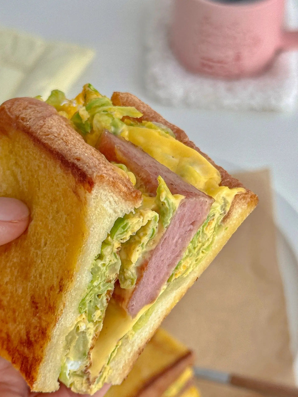 上班快手早餐包菜午餐肉抱蛋三明治  十分钟就能搞定 	 食材 吐司