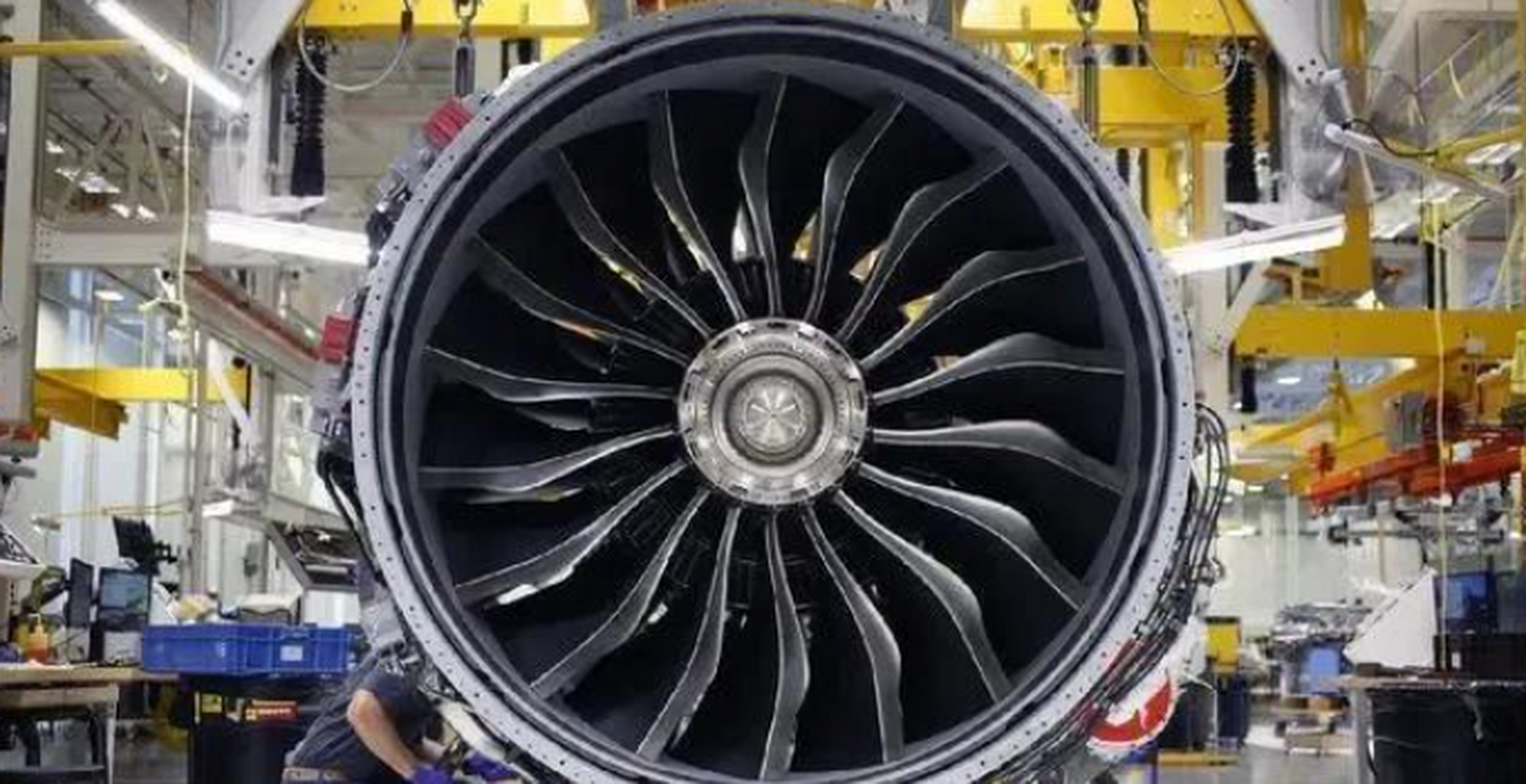 近期,全球最先进的航空发动机终于诞生,其独立推力高达61吨,超越了