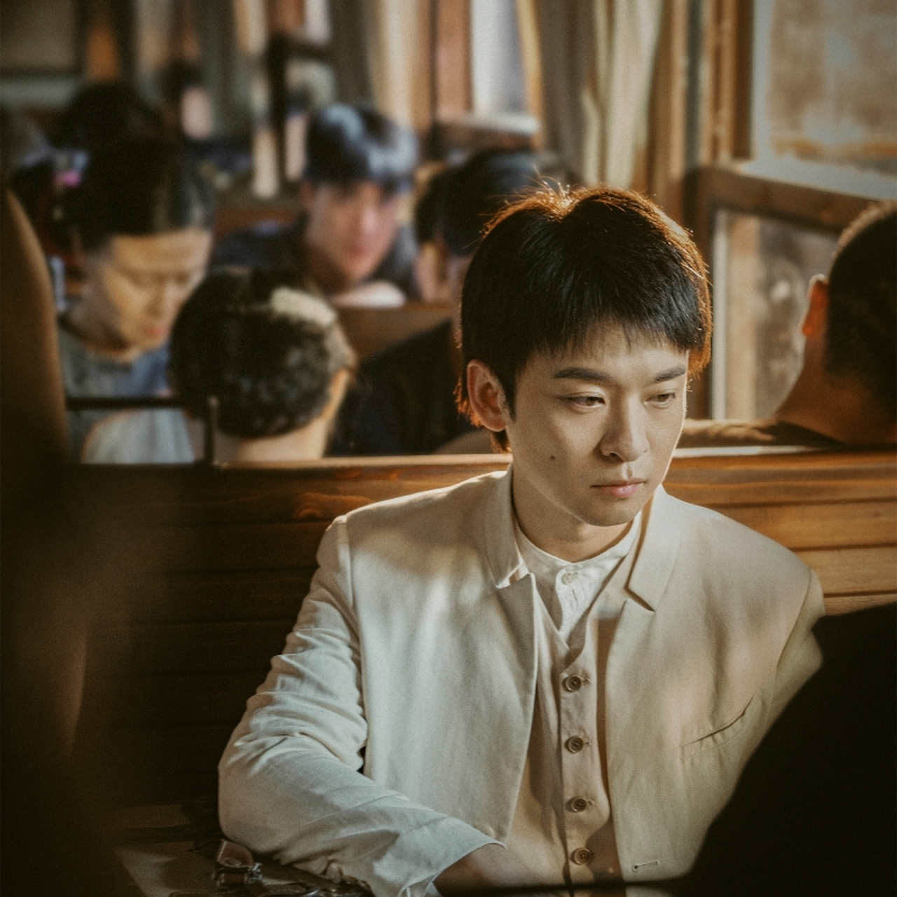 电视剧欢颜#  【徐天的成长】 整体感觉这部剧比较另类一些,有冒险