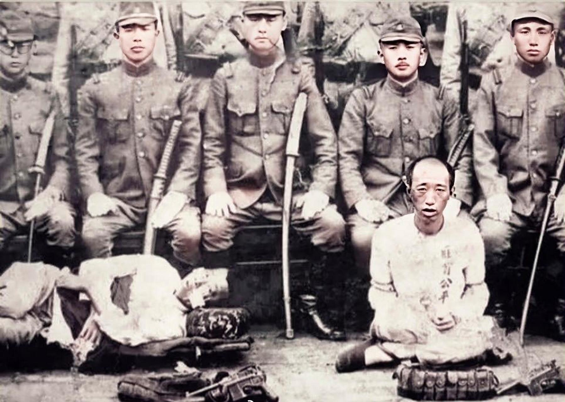 日本关东军逮捕"土匪首领公平",行刑前的一张老照片.