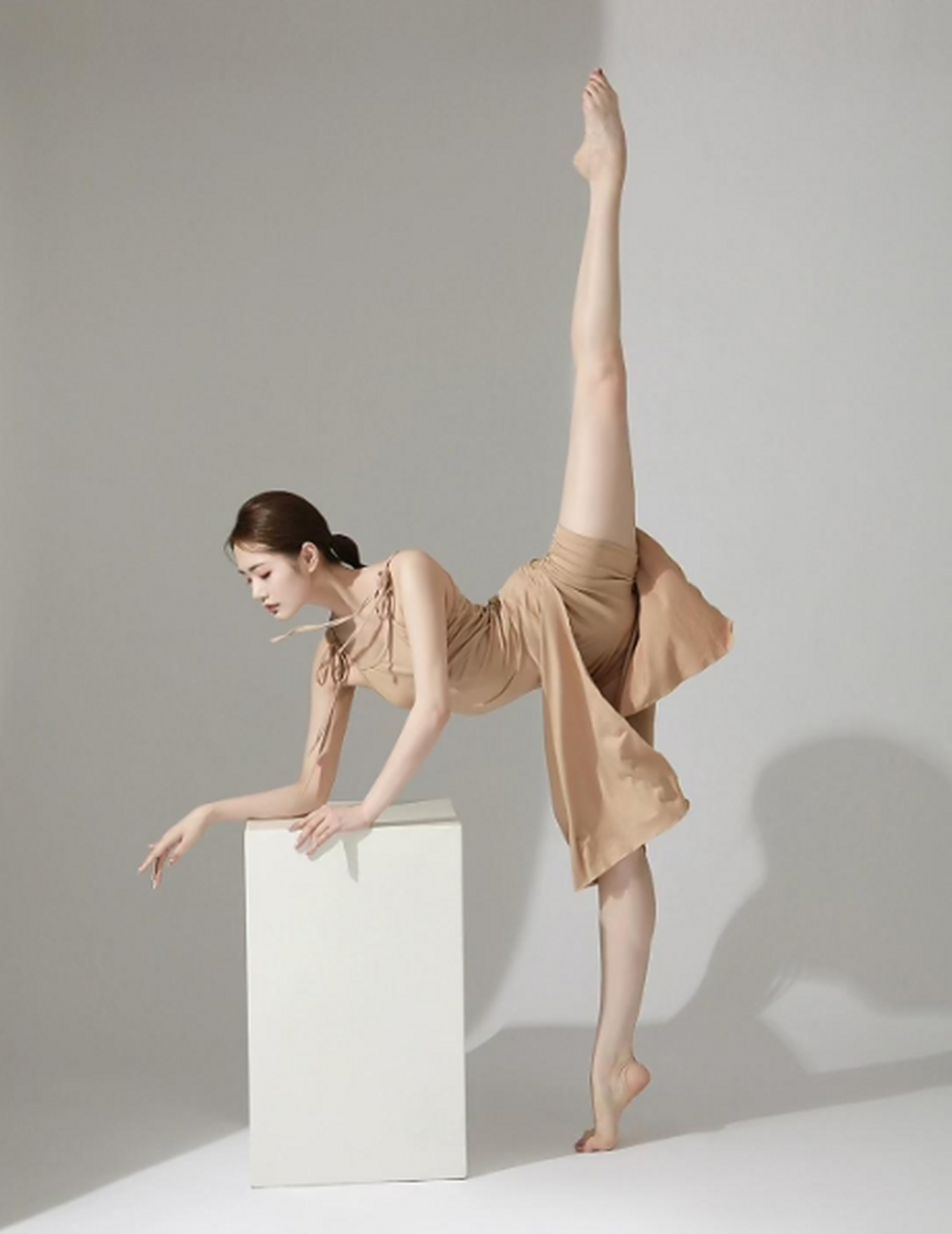 舞蹈生的一字马 满足了多少想象