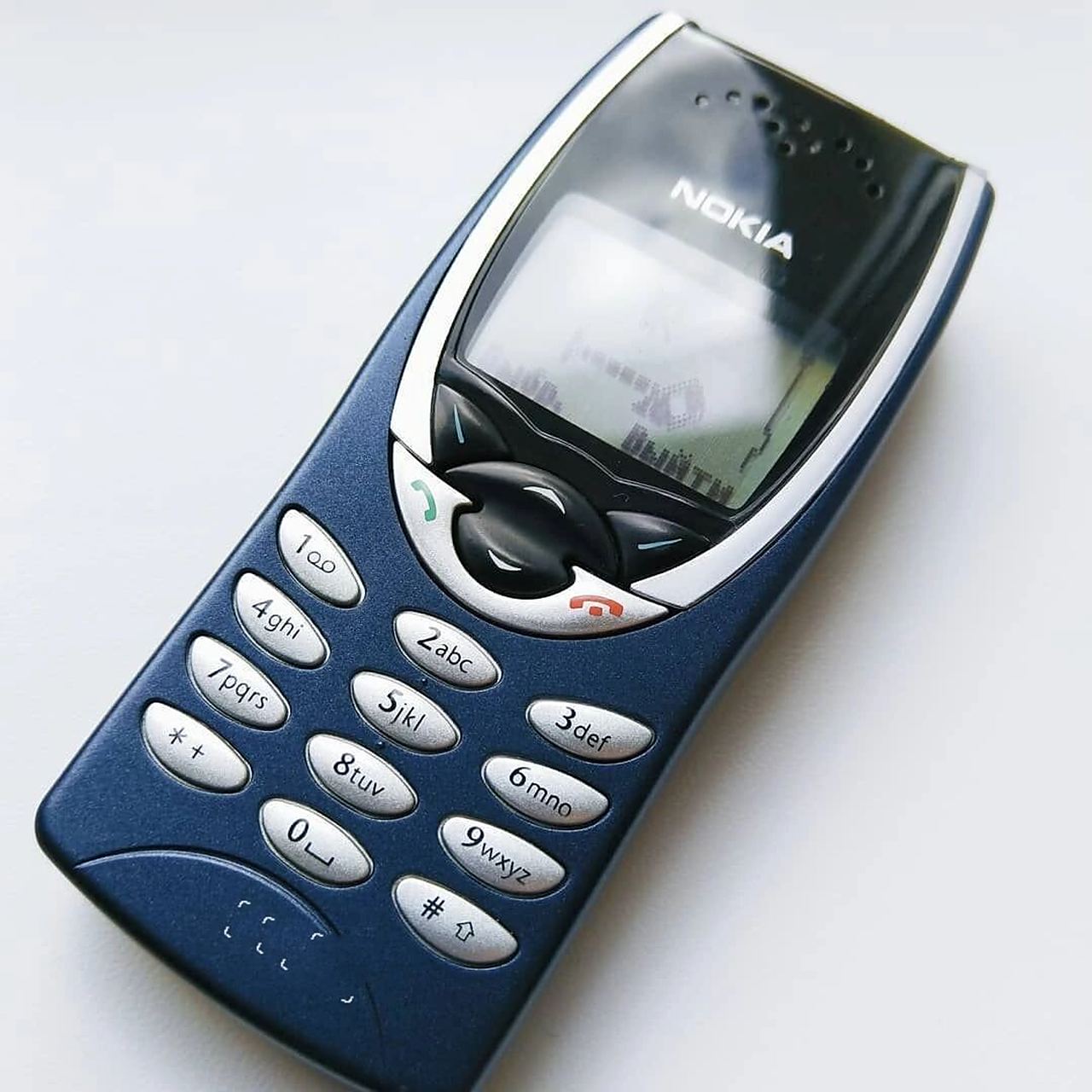 诺基亚(nokia)8210~1999年上市