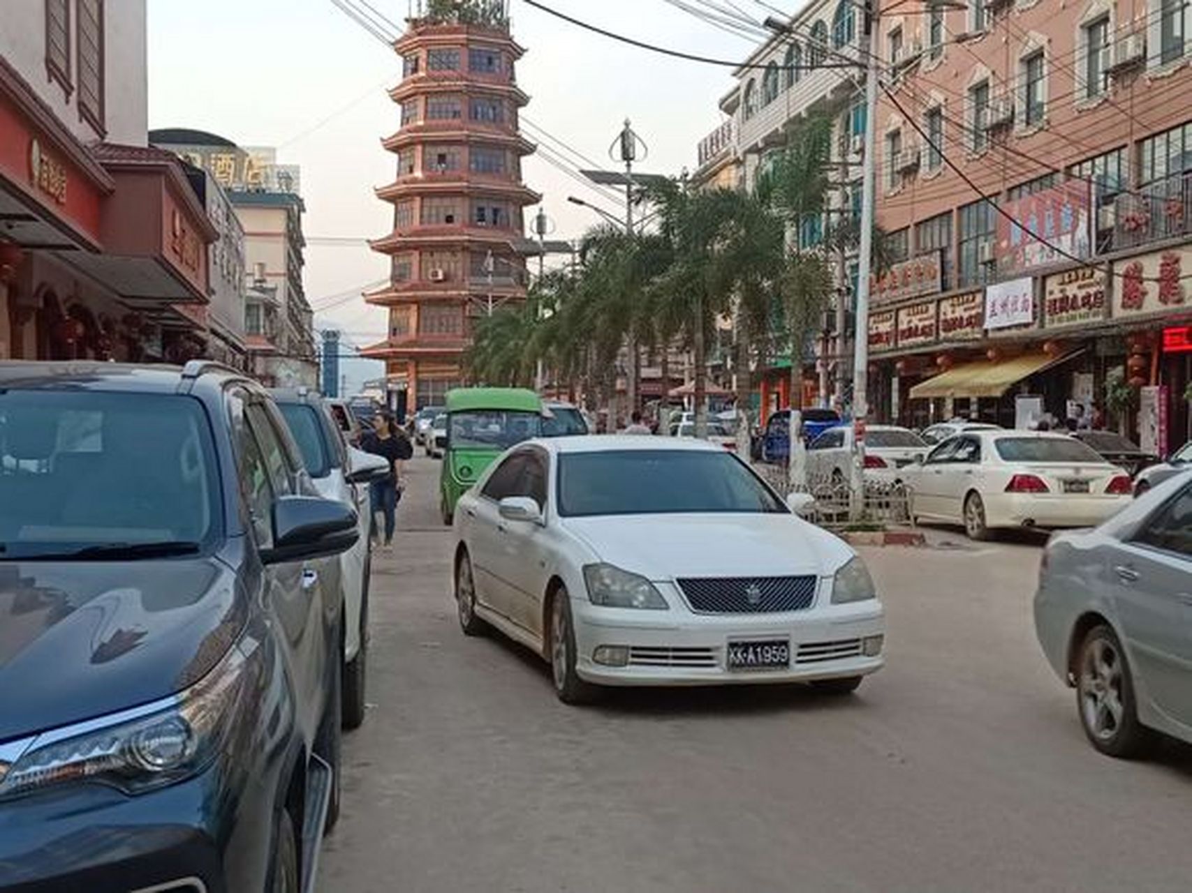 老街建筑双凤塔