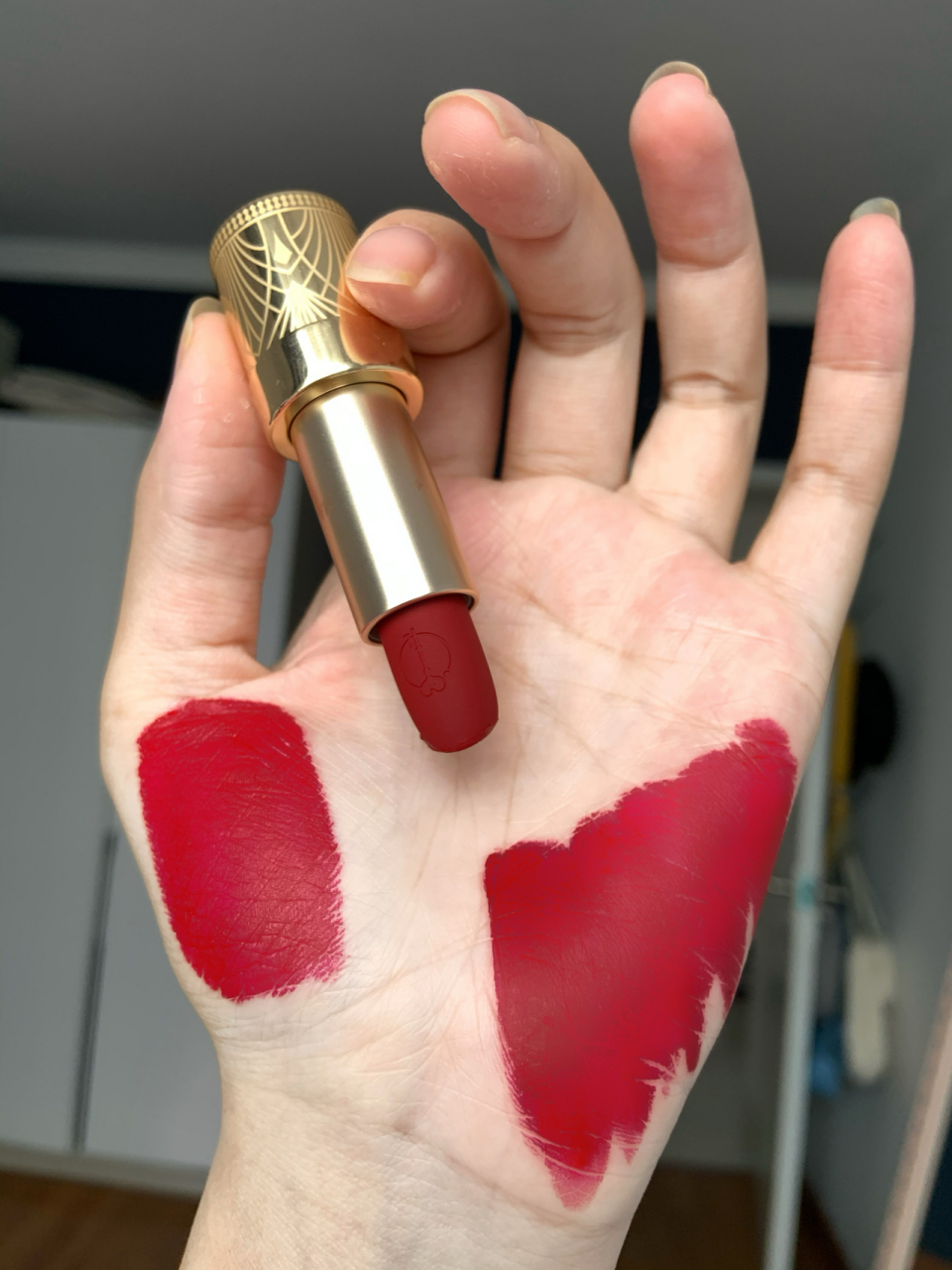 宝石玫瑰红?这颜色显白三个度! 姐妹们!这支要冲! 颜色巨显白!