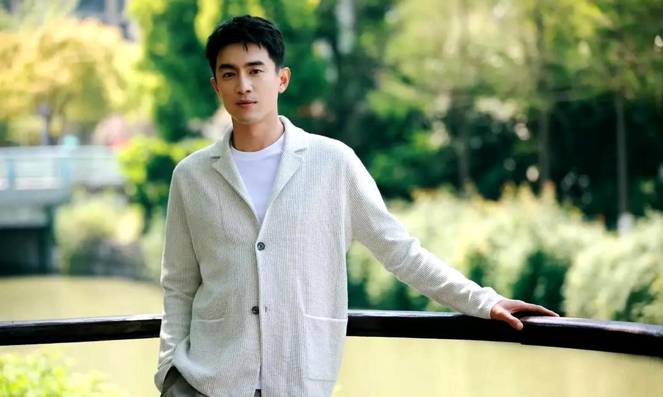 如果林更新不说话,只是安静地做个美男子,那就很好了