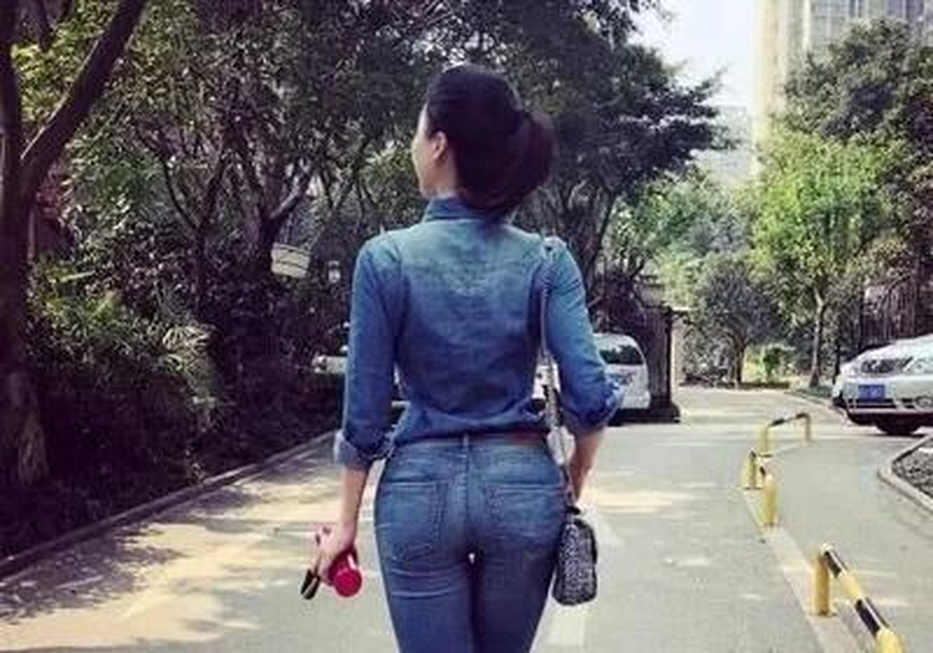 蒋娉婷穿牛仔裤的图片图片