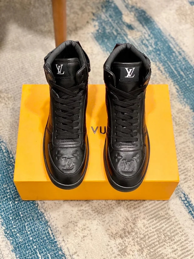 lv"黑武士"鞋面采用进口原版拼接牛皮