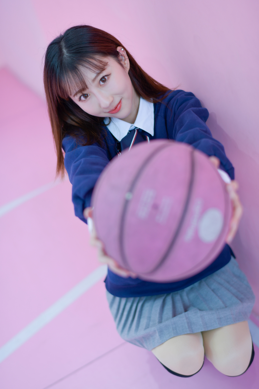 很爱上体育课呀##学生装# #写真美女