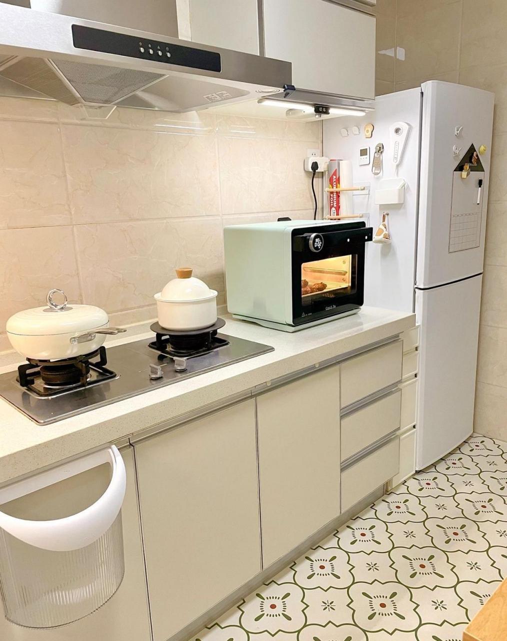 5平米l型奶油小厨房布局,分享爱上人间烟火气 [点亮平安灯]面积:长:3.