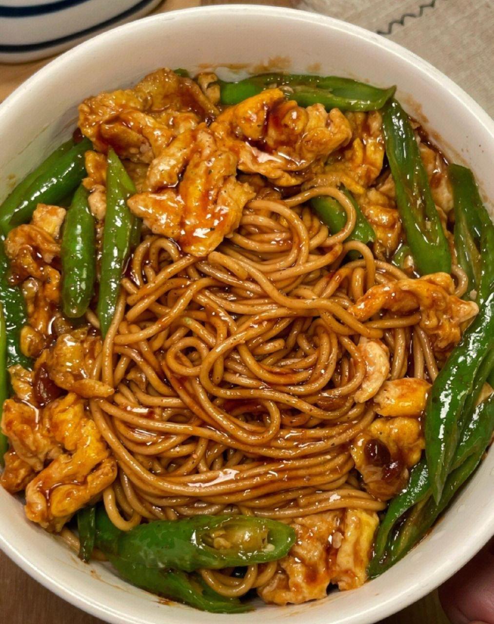 这碗青椒鸡蛋拌面也太好吃了7515不香算我输,不知道吃什么的时候