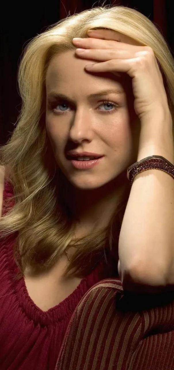 澳大利亚明星娜奥米沃茨