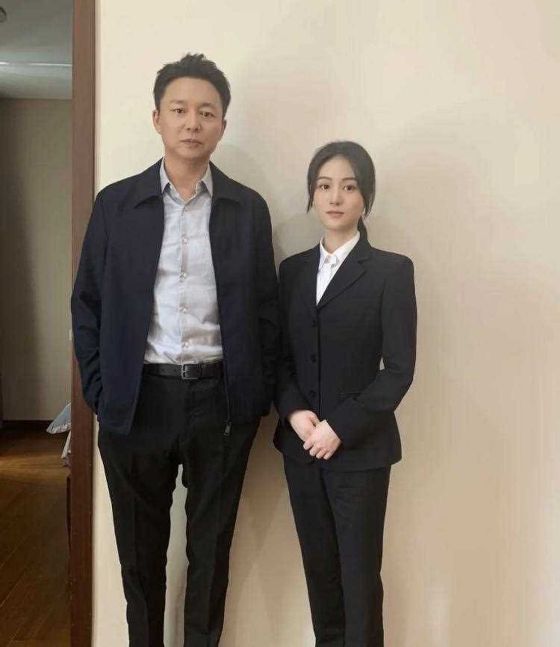 一个演员看上去咋"厅里厅气"的,难怪迷倒一大片小姑娘[微笑]