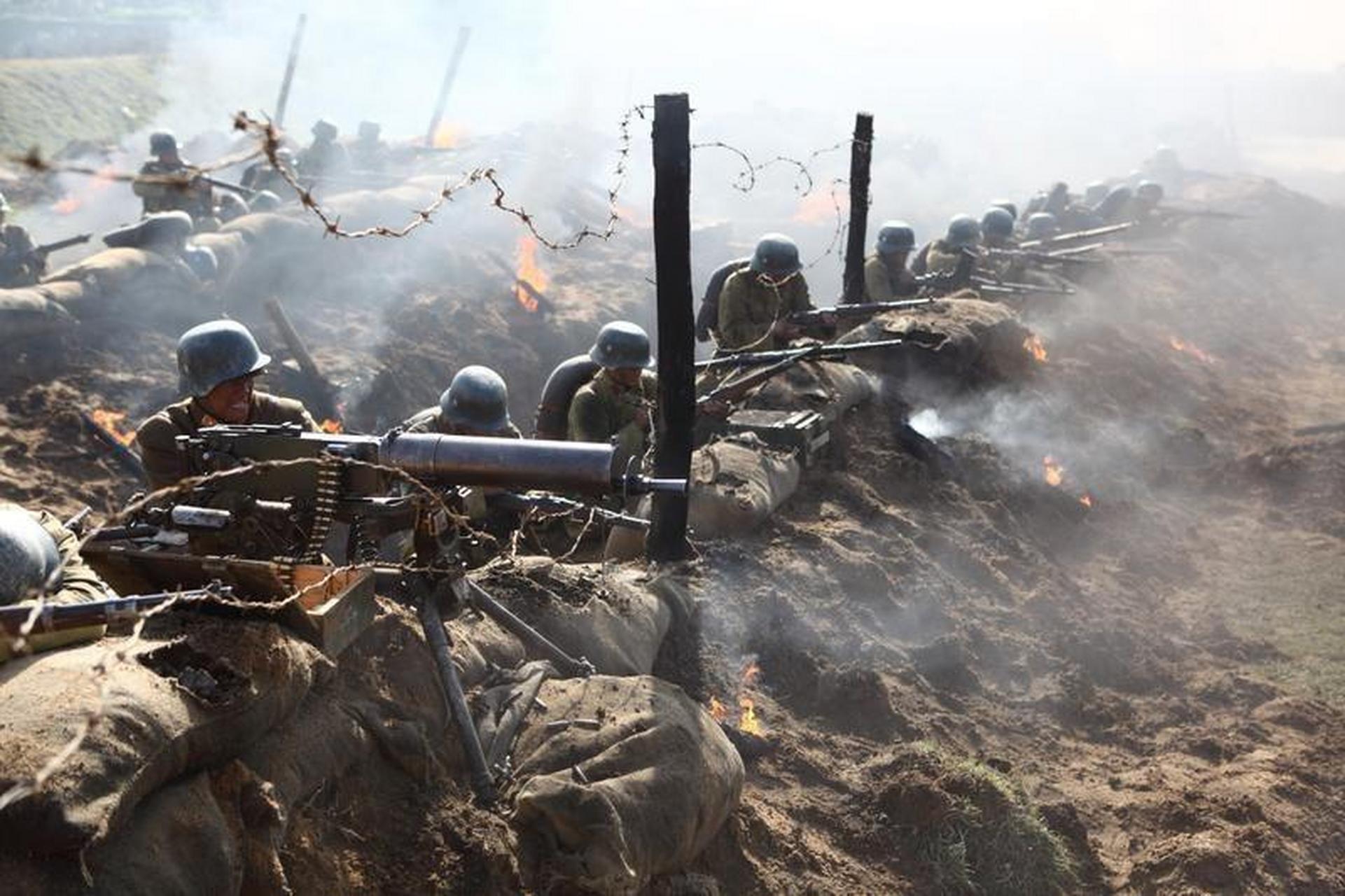 1944年,第四次长沙会战中,第四军军长张德能因作战不利被枪决.