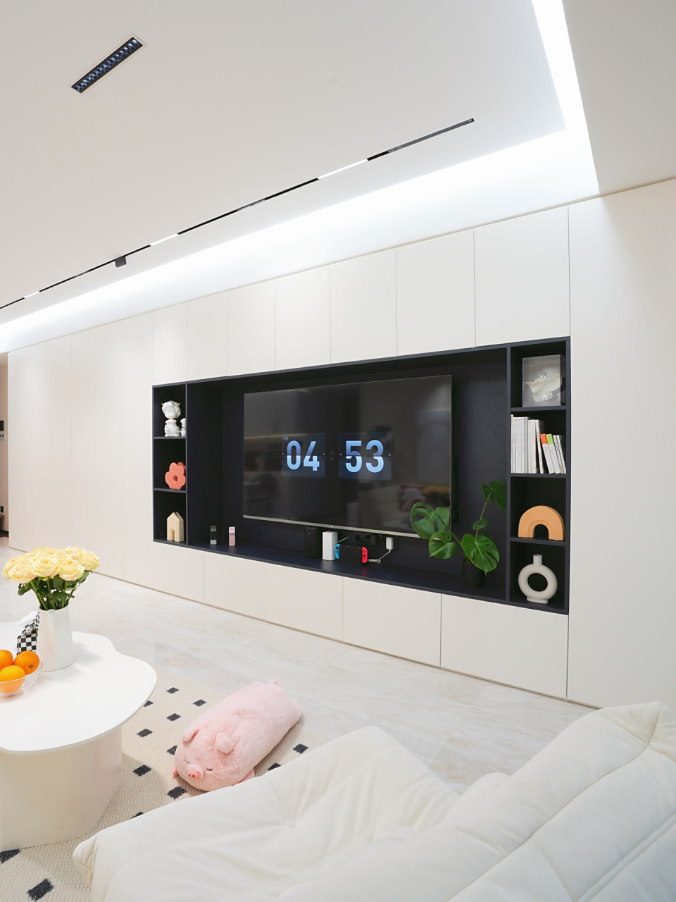 客厅满墙电视柜设计,附图纸尺寸,这样做超实用[赞同]  客厅采用一整面