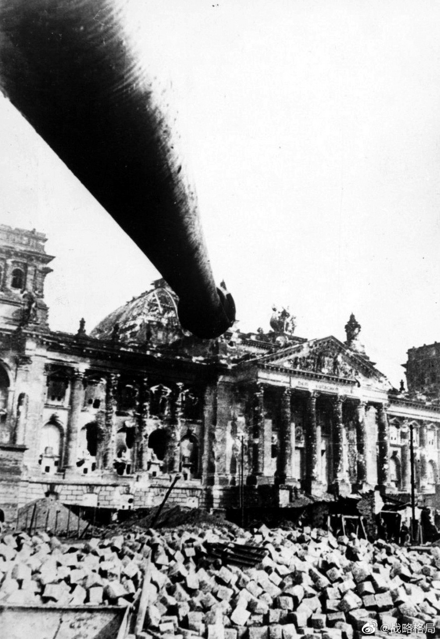 德国国会大厦【柏林,1945年】