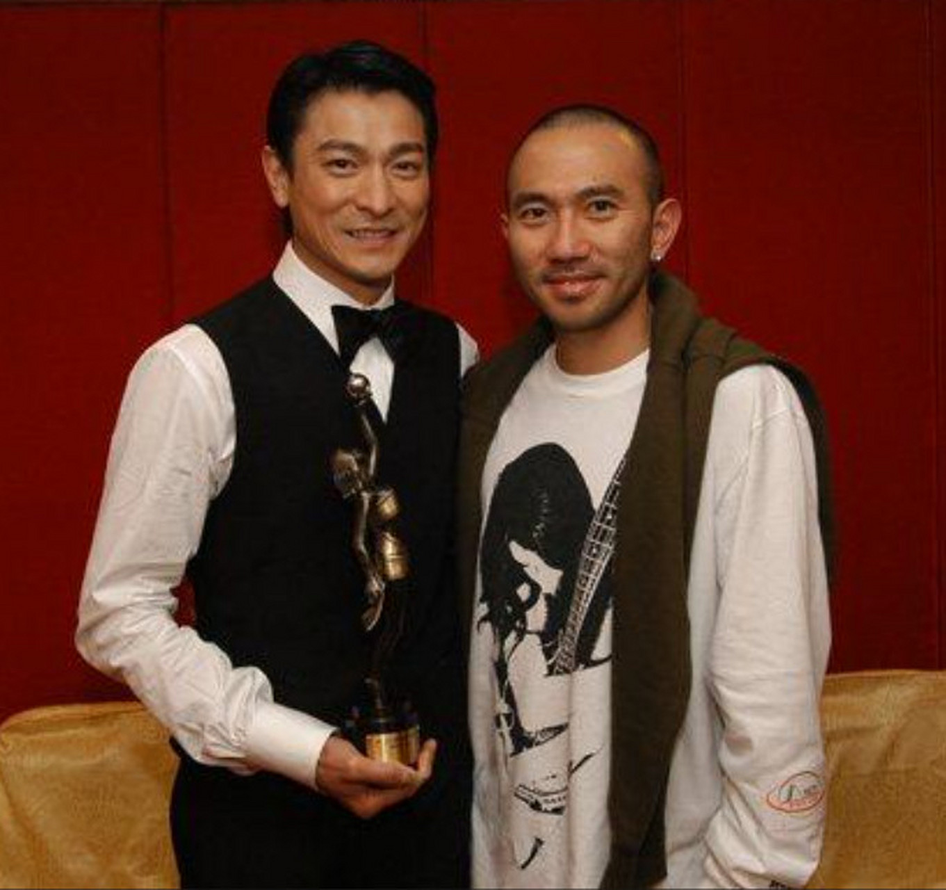 1995年春节联欢晚会,刘德华与孟庭苇表演结束以后,真是郎才女貌!