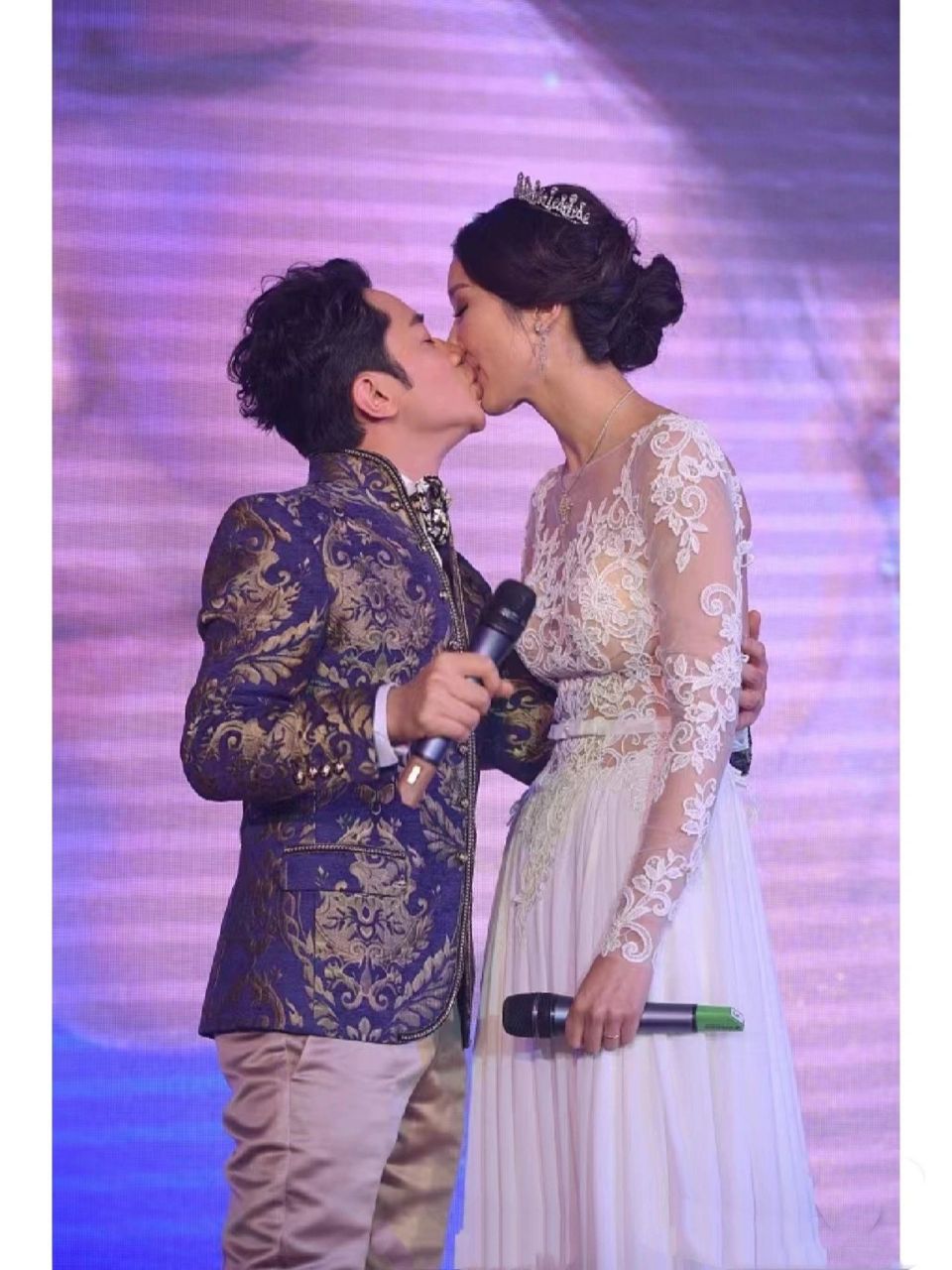 李亚男王祖蓝的结合,算是娱乐圈很特别的存在.