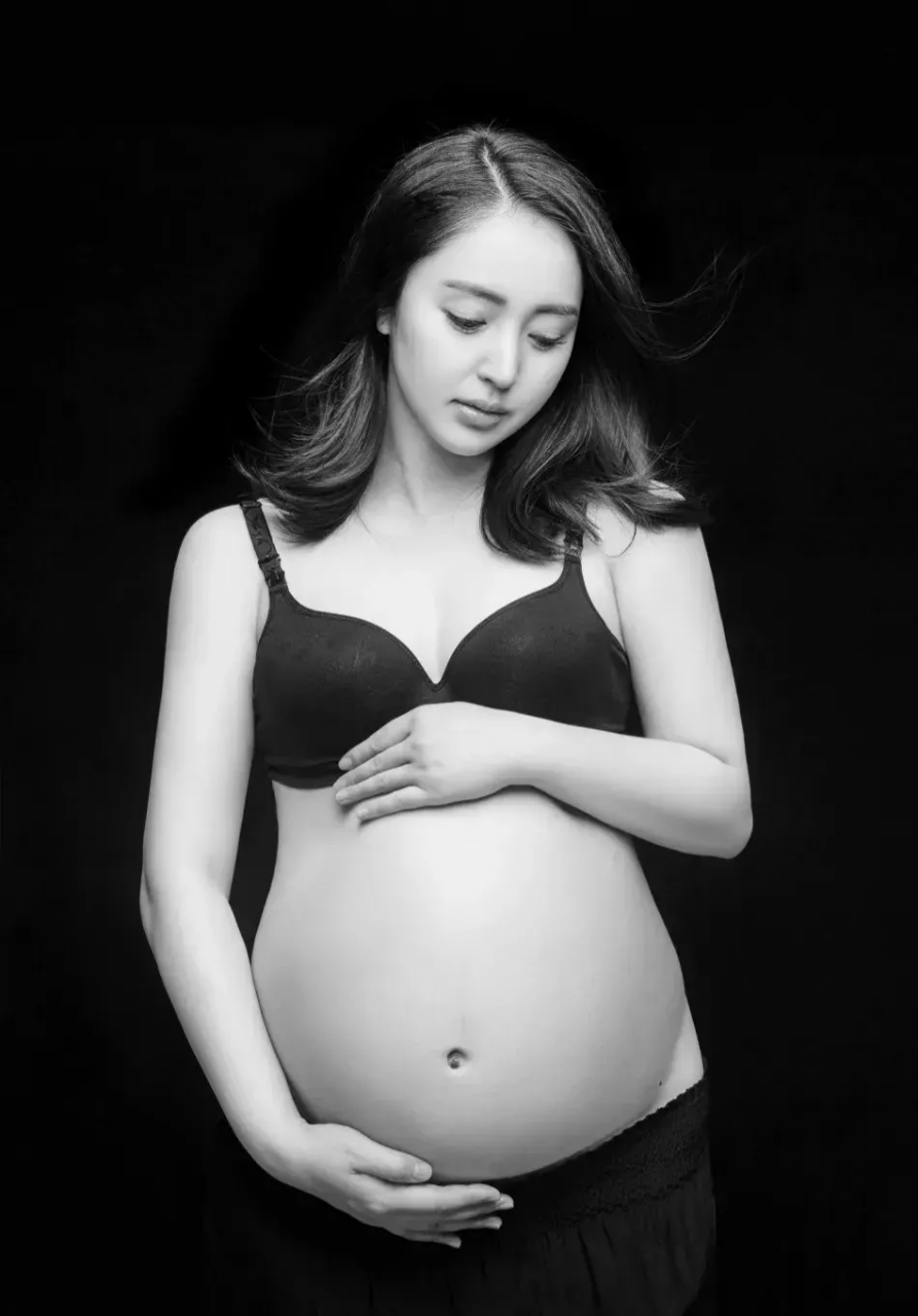 董璇怀孕的时候,的确和她老公看起来挺般配的,但是现在看起来特别的