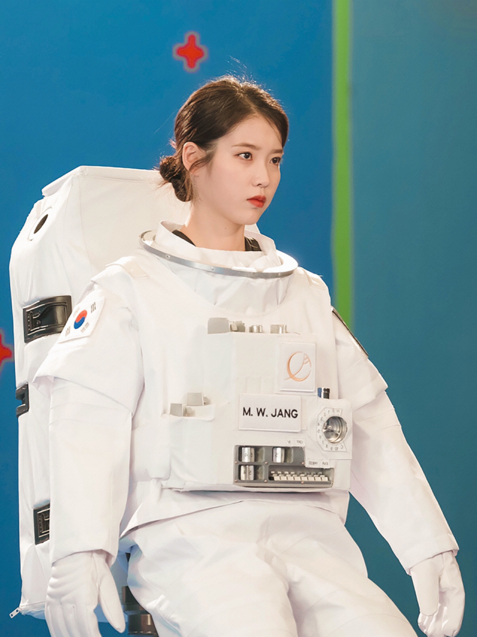 iu壁纸德鲁纳酒店 吹爆我丽姐的新剧, 简直是部时尚大片, 换衣服的