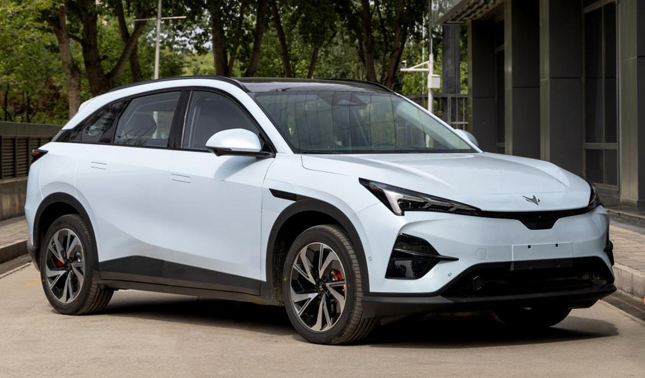 北汽集团已对"极狐阿尔法t5"电动suv进行认证.