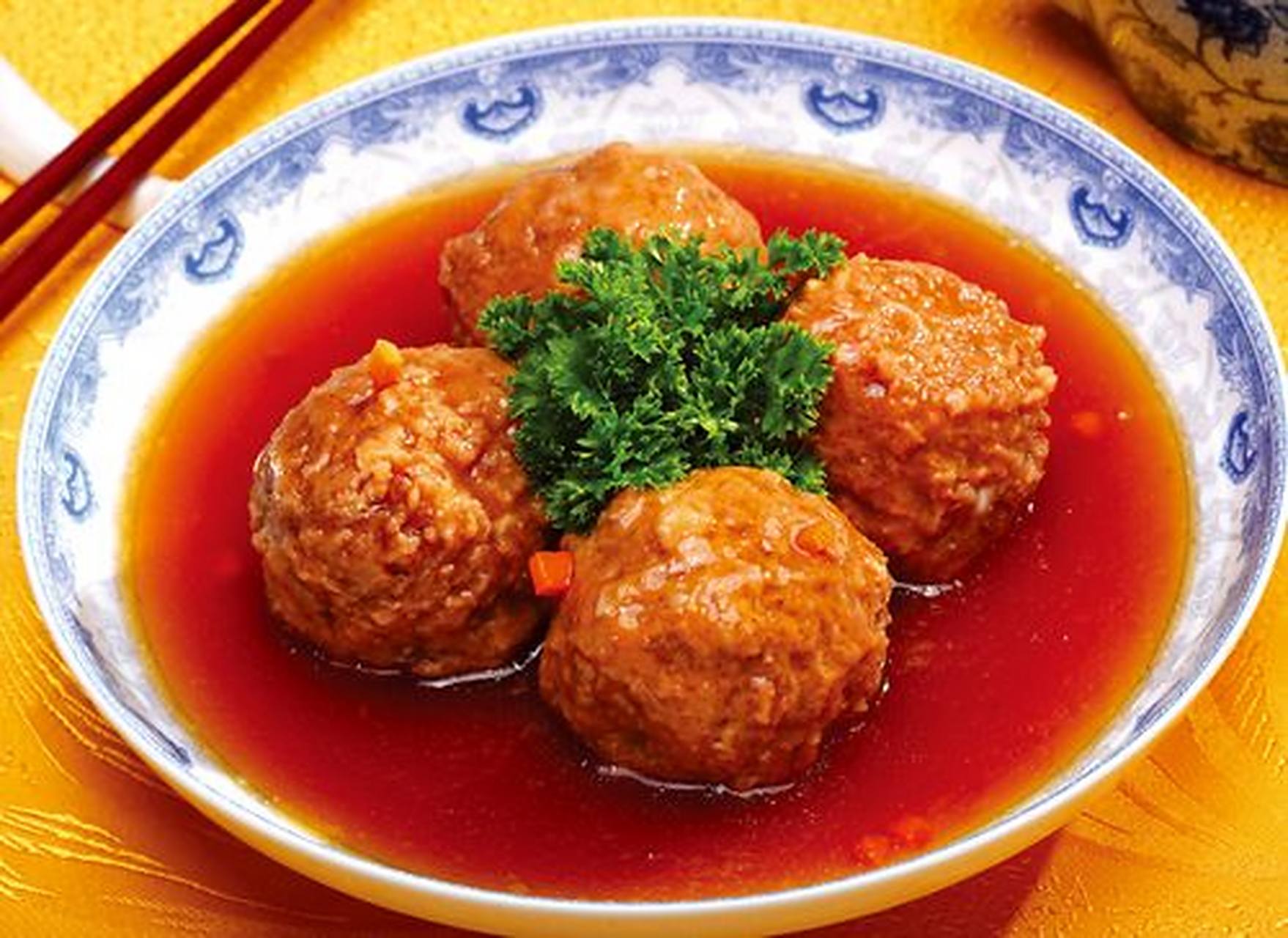 99四喜丸子的做法99  99四喜丸子是一道中国传统的菜肴,通常由