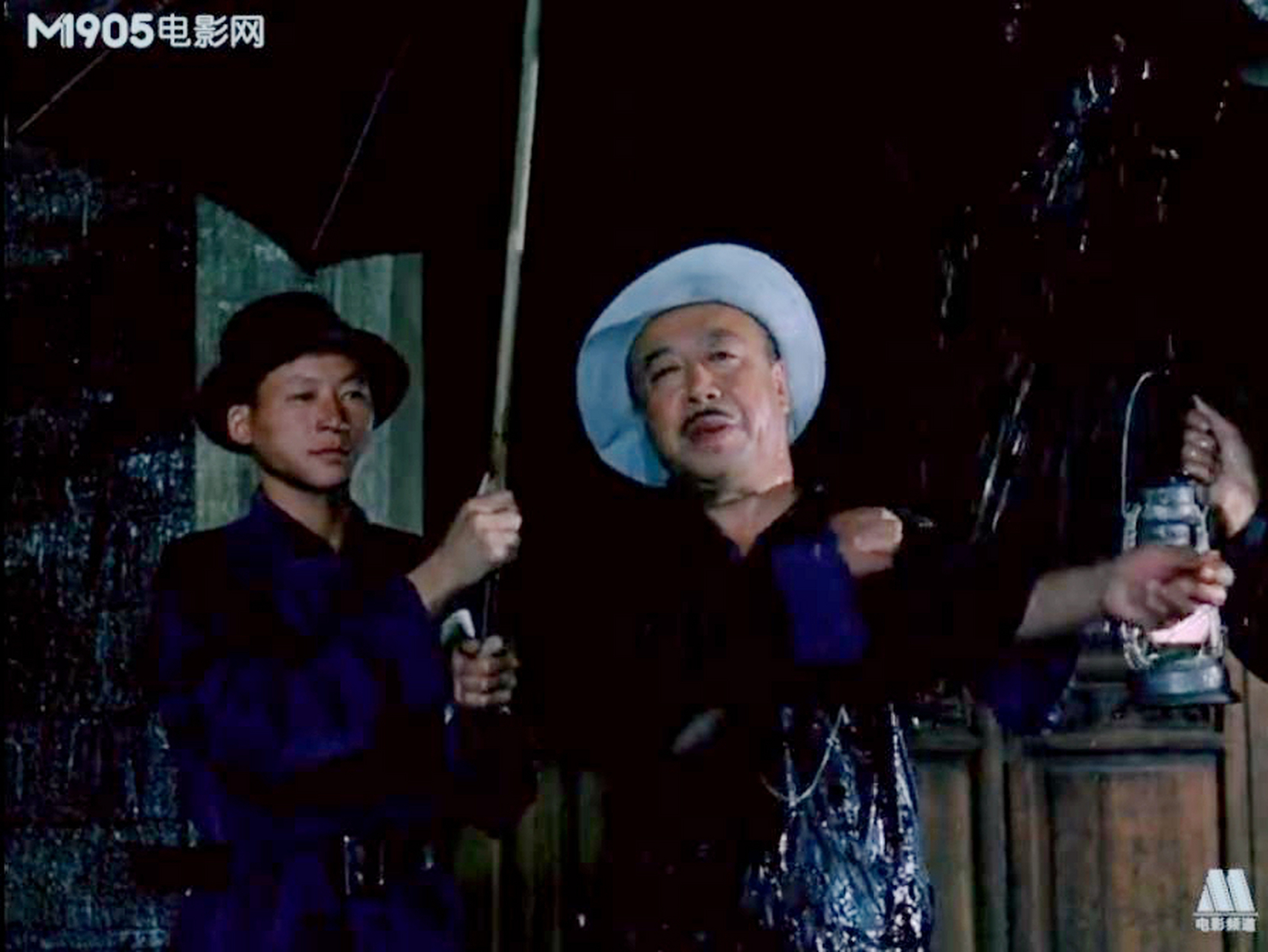 [老电影经典场面]《闪闪的红星》"我,胡汉三,又回来了!".