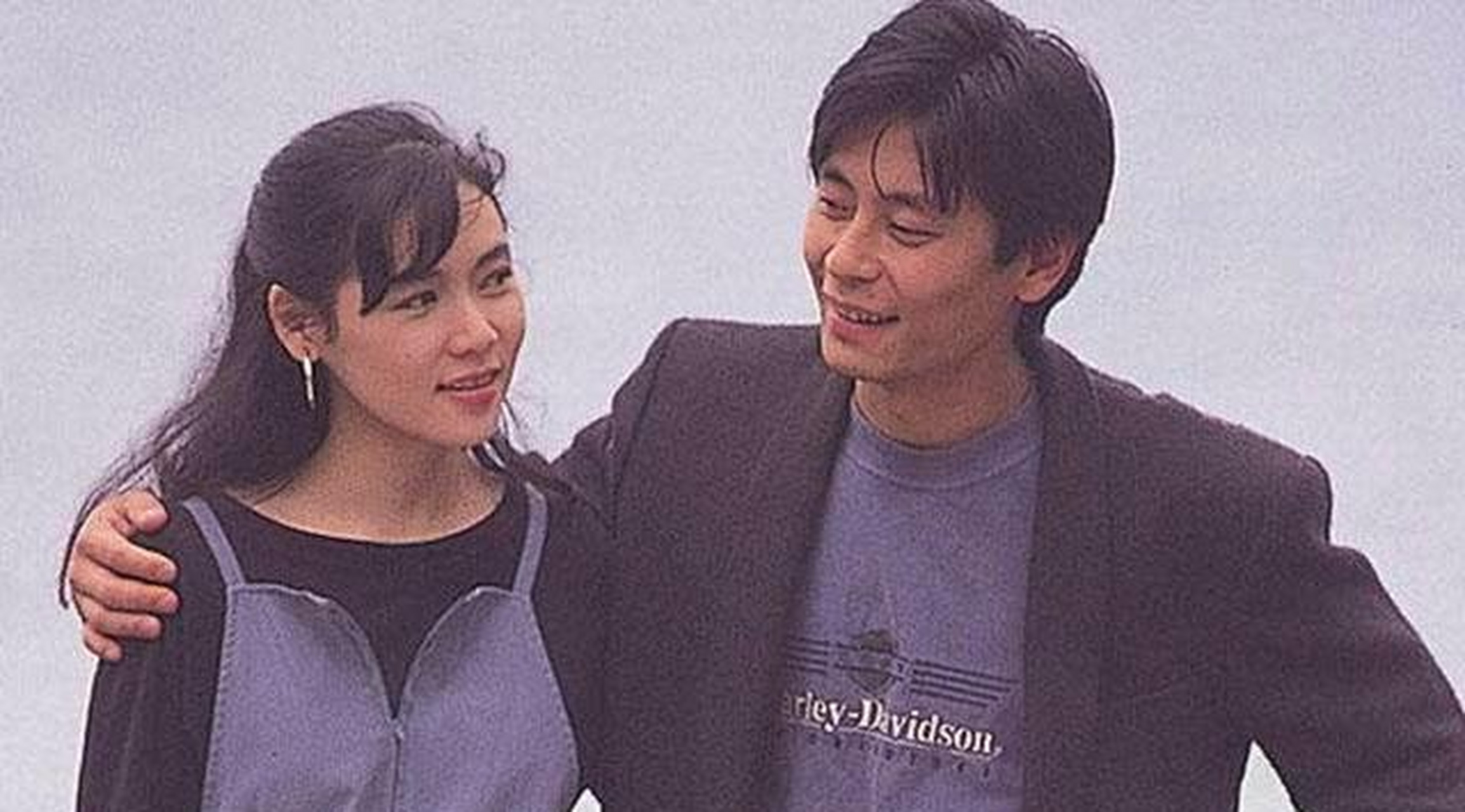 9岁,王杰和父亲一起出演电影《鬼太监》,他的片酬比一般成年演员还高.