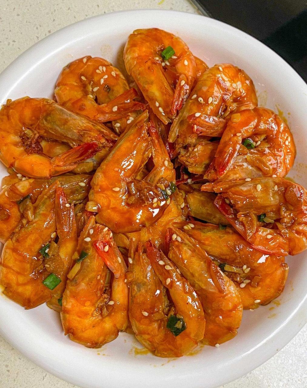 虾600g,葱,蒜 做法?: 大虾剪掉虾头