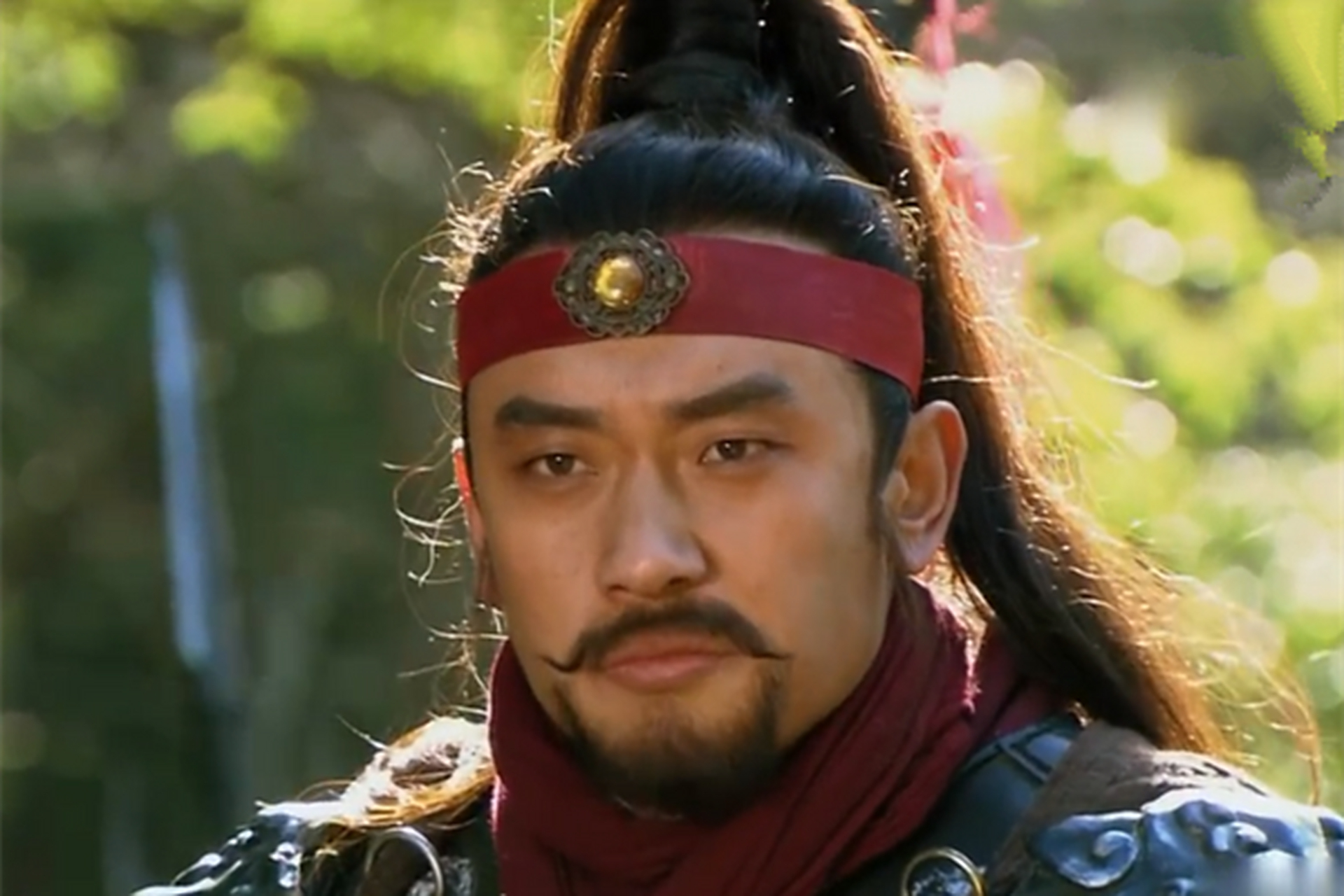 黄信是霹雳火秦明的徒弟,担任过青州兵马都监.黄信的武艺如何?