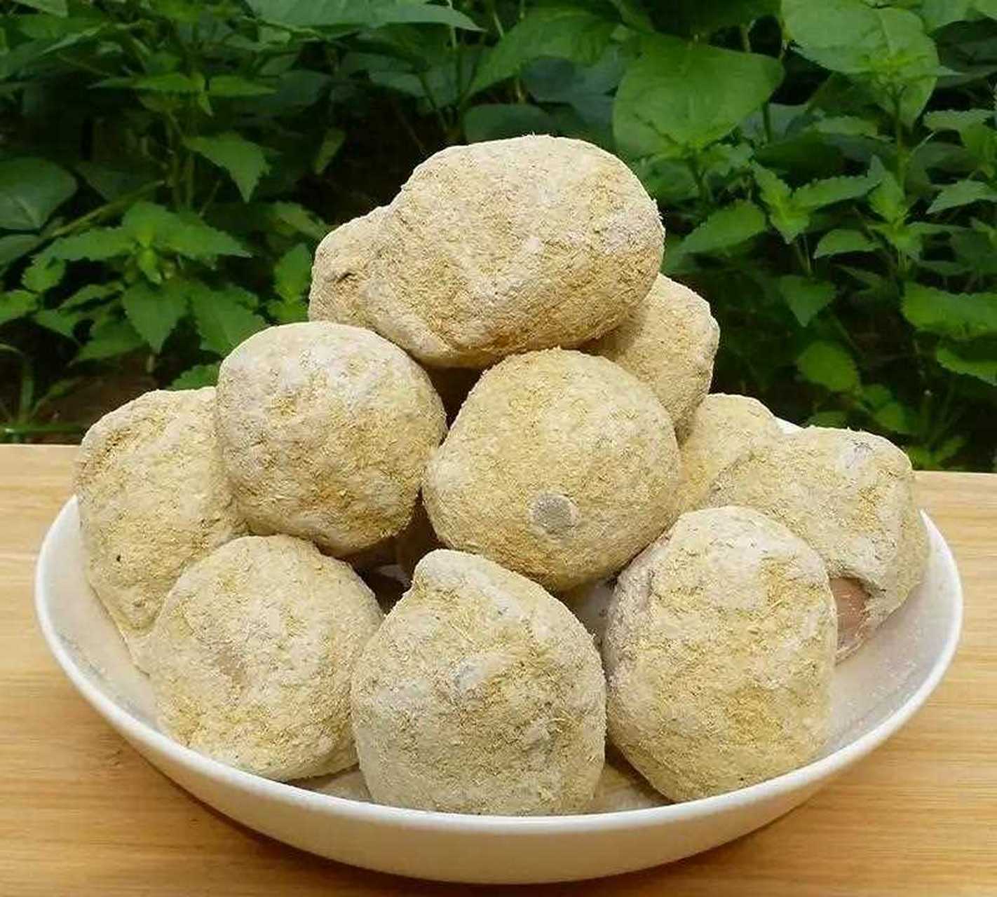 河南特色美食,好吃的变蛋再配上啤酒.