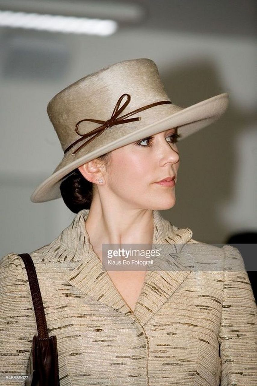 头戴礼帽的丹麦王储妃玛丽,每一顶帽子都好美,她的气质非常高贵.