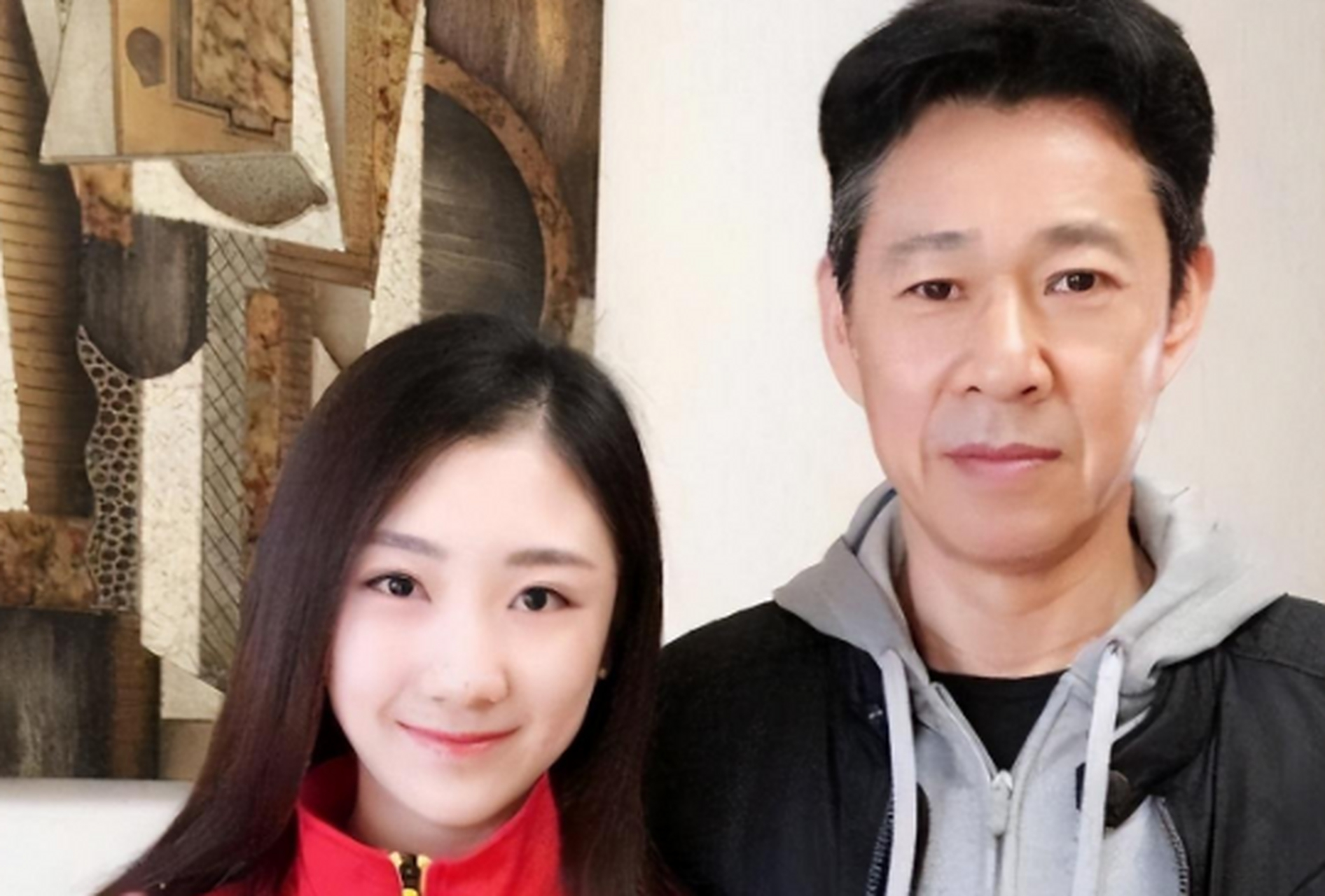 原来她就是张丰毅的"二婚老婆",难怪能大红大紫  在娱乐圈中,许多成功