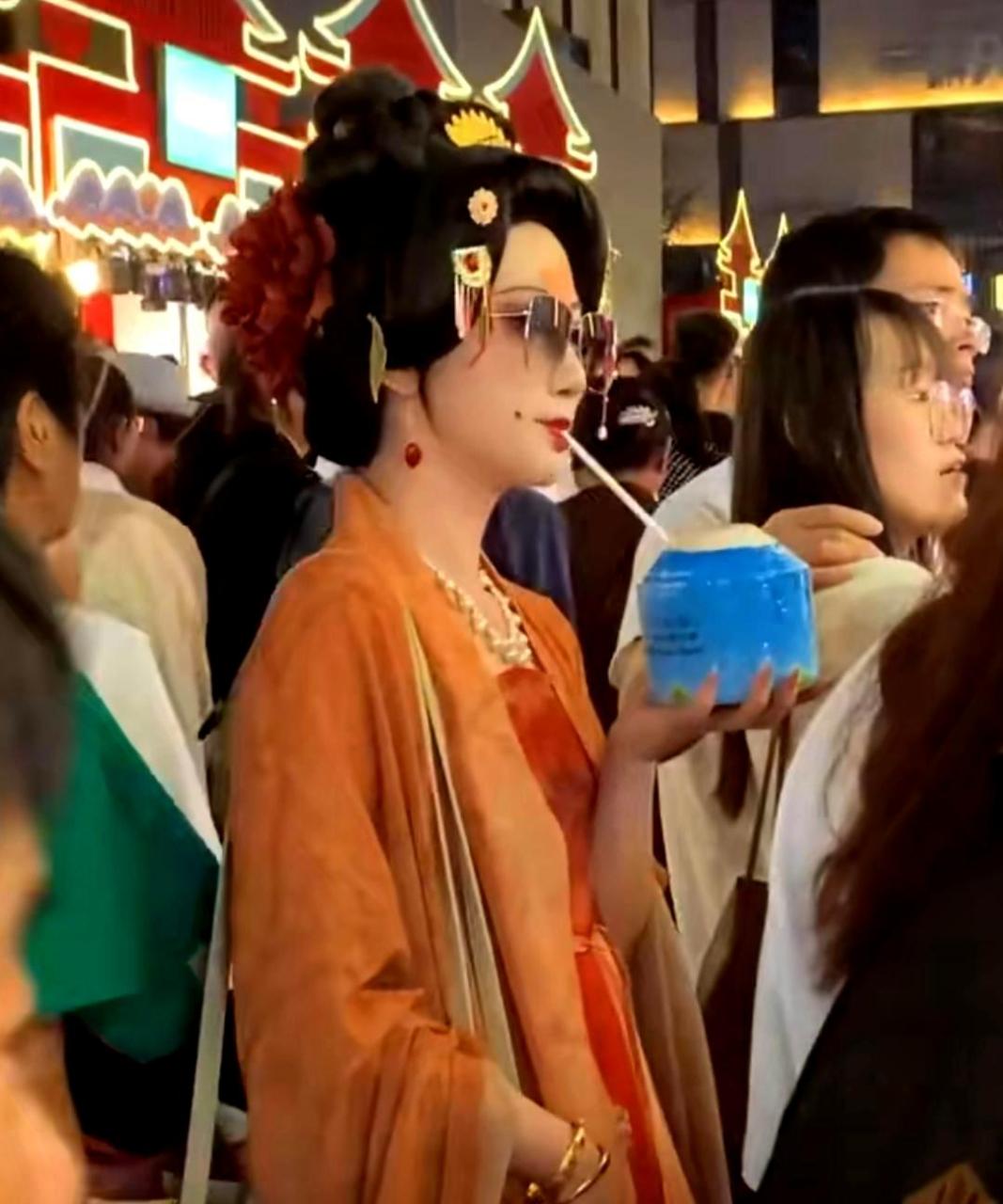 林黛玉骑鬼火翘车头与此有何不同?