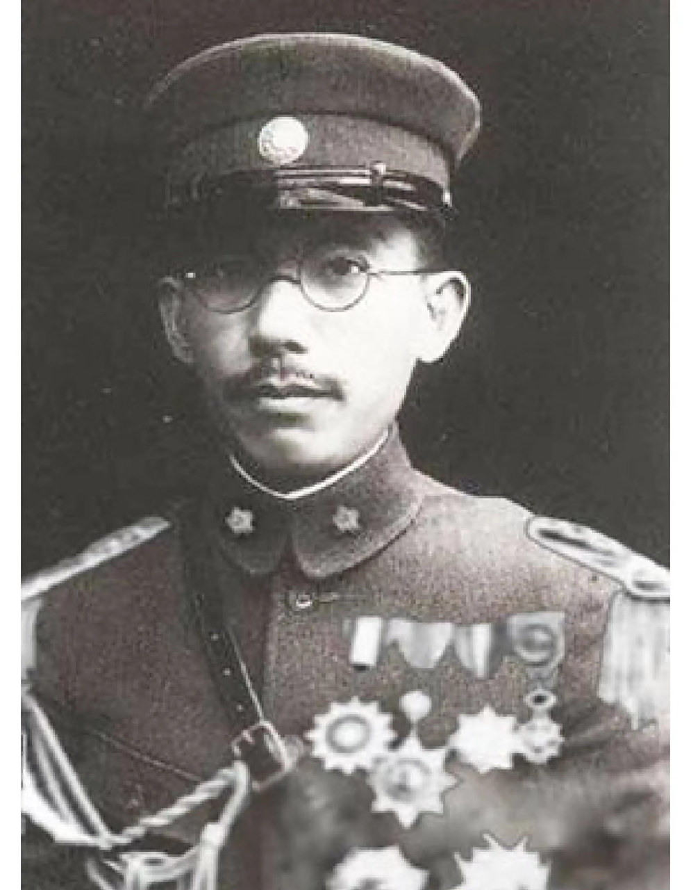 1912年10月,唐生智入保定军校第一期步兵科学习,成为校长蒋百里的得意