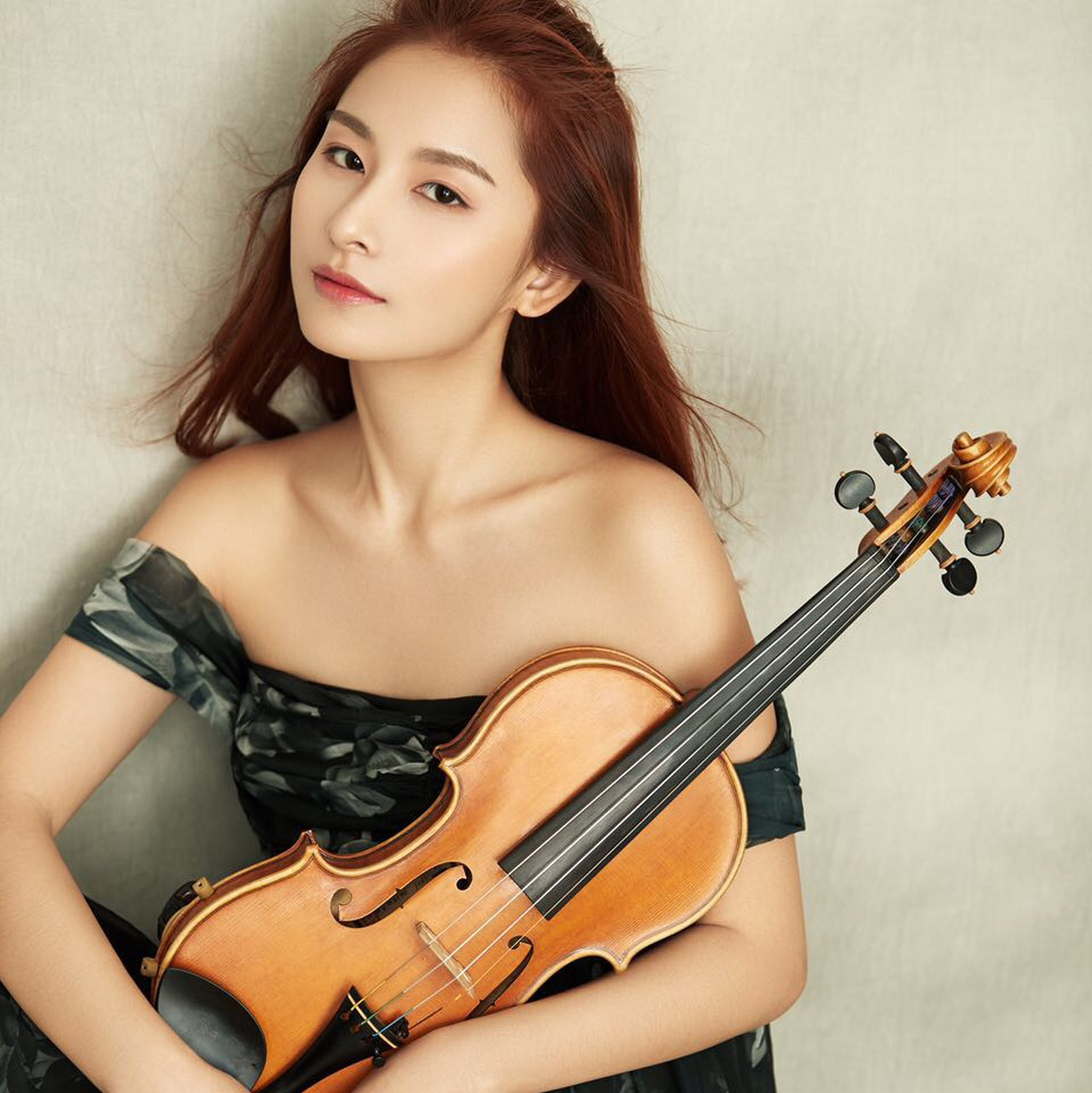 陆虎官宣领证结婚# #陆虎陈曌旭官宣结婚#   快看!