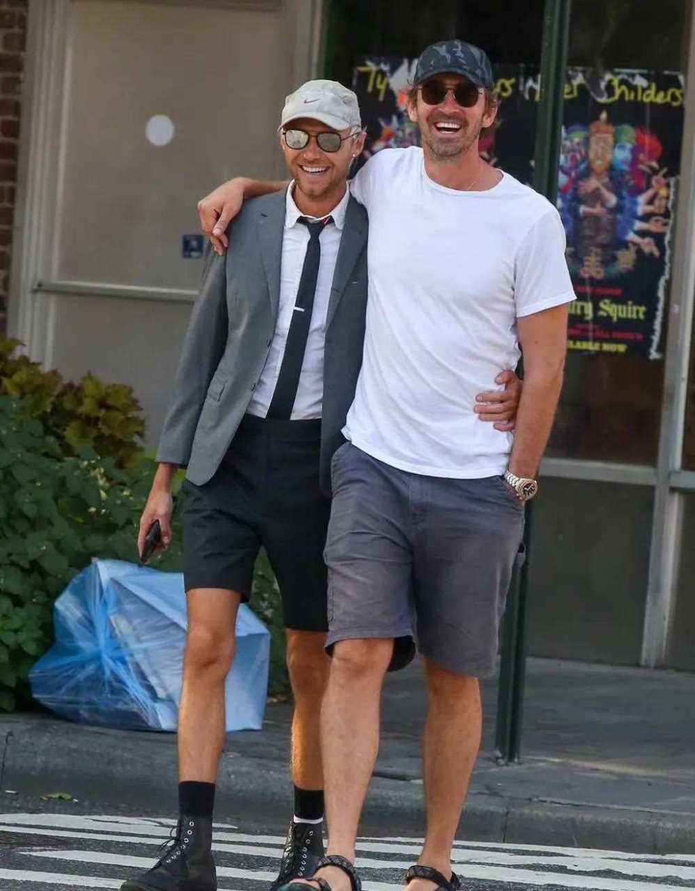 扮演精灵王的lee pace和男友 matthew foley在2017年开始恋爱,201年 