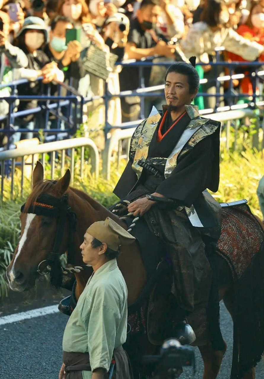 织田信长布武天下,木村拓哉睥睨众生.