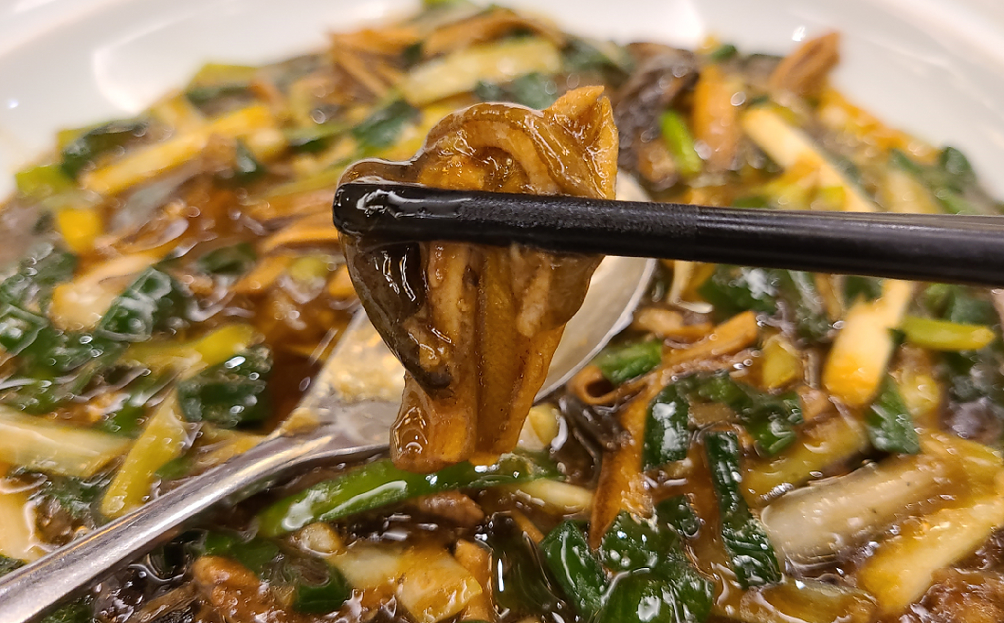 宁波特色菜之——宁式鳝糊 :  宁波人喜欢吃鳝鱼也擅于处理鳝鱼.