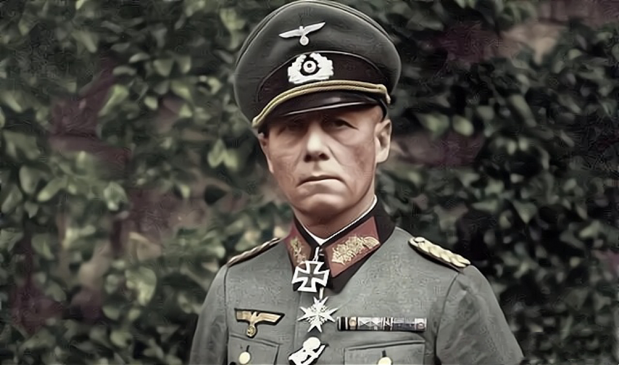 1915年,年轻时隆美尔的照片.一线爆发时,他才23岁,只是一名排长.