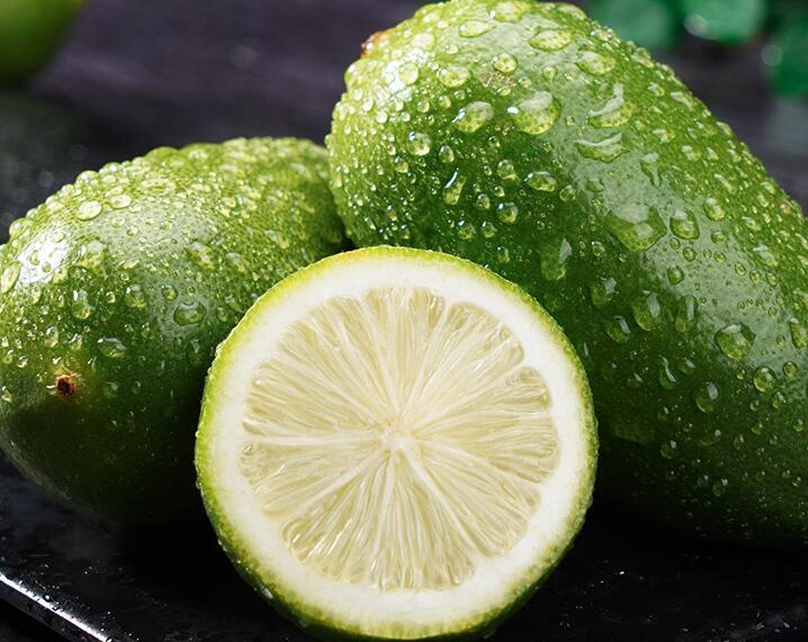 这款海南香水柠檬是一款非常优质的水果,特别适合茶店专用果柠檬鲜果.