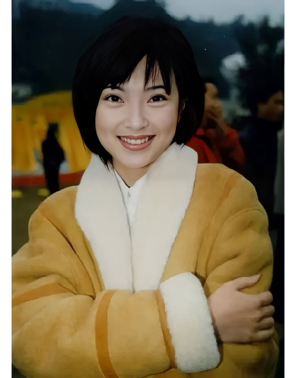 见人厌的郭芙,也是名副其实的千金 小姐,演戏只是她的爱好,她是傅明宪