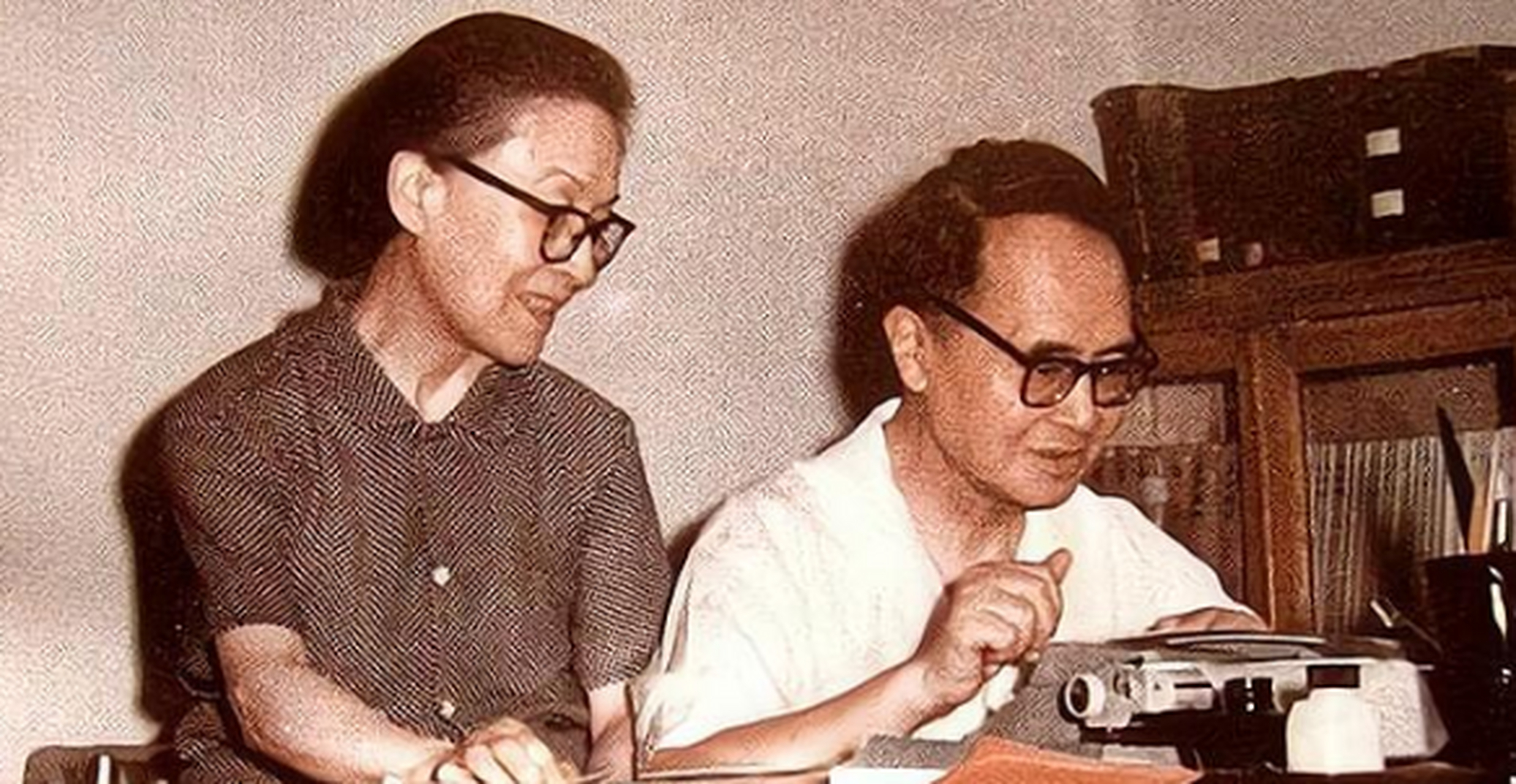 "  结果,此后好几天钱钟书消失了一样,杨绛心中疑惑,写下一个字寄给