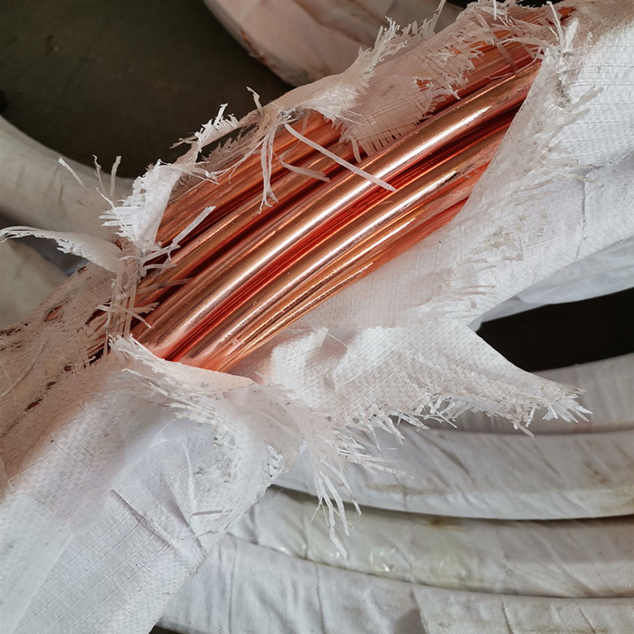 铜包钢圆钢技术优势  1.