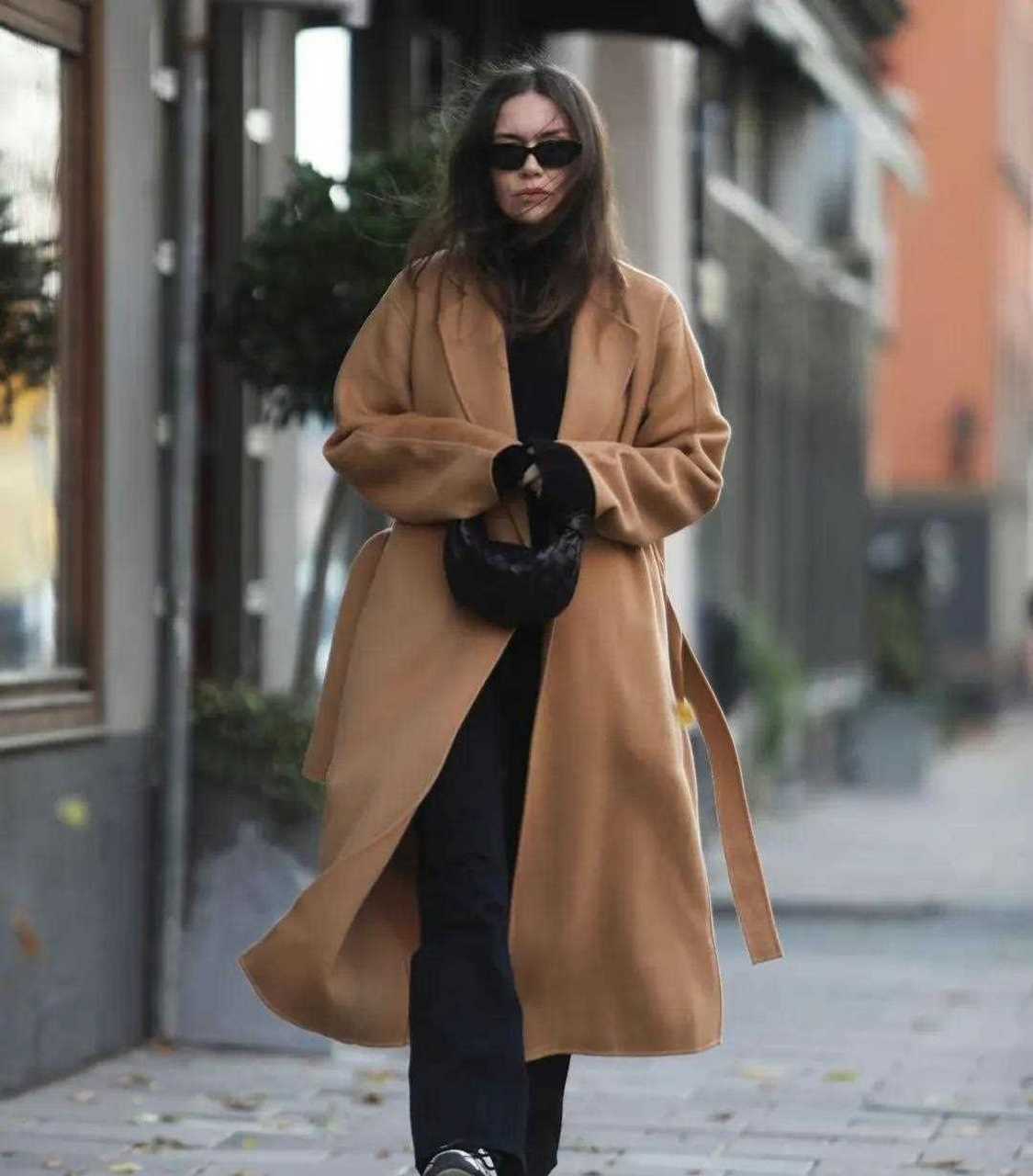 博主caroline blomst的正装运动风混搭术 舒适度满分的穿衣搭配