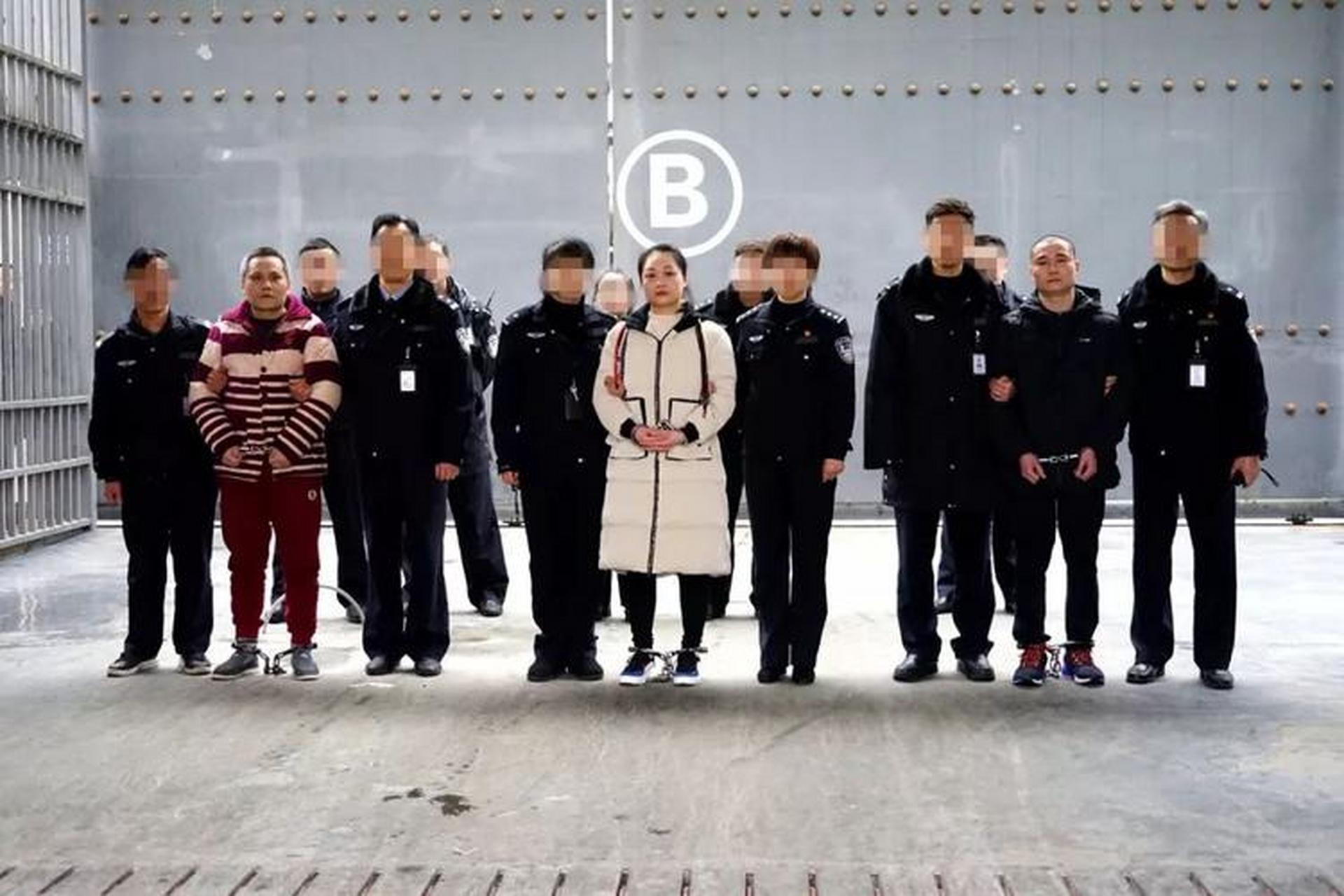 2019年,湘潭宣判大会,31岁的谭玉叶被判处死刑,这个长相端庄的女孩